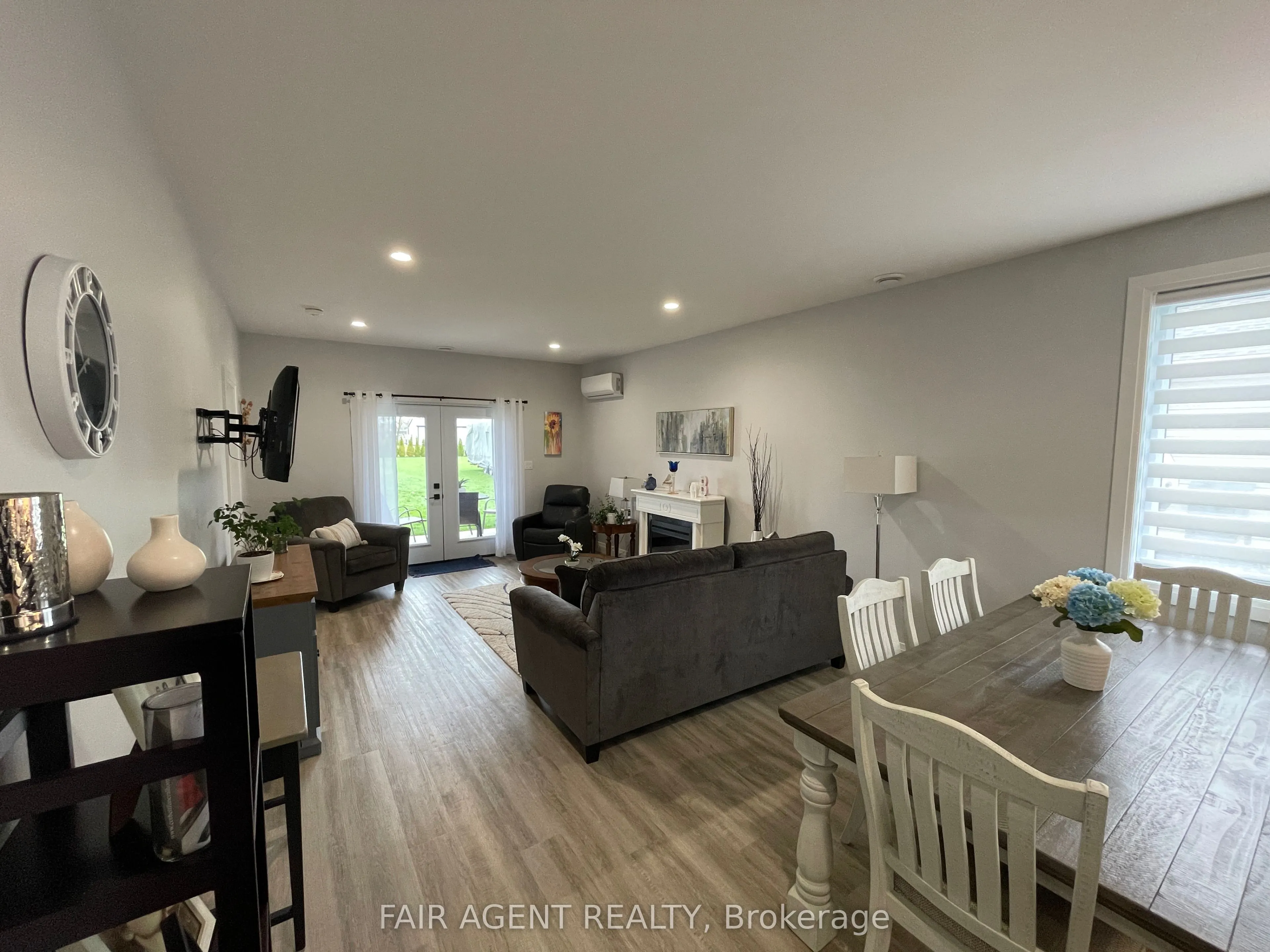 255 Albert Street, #2