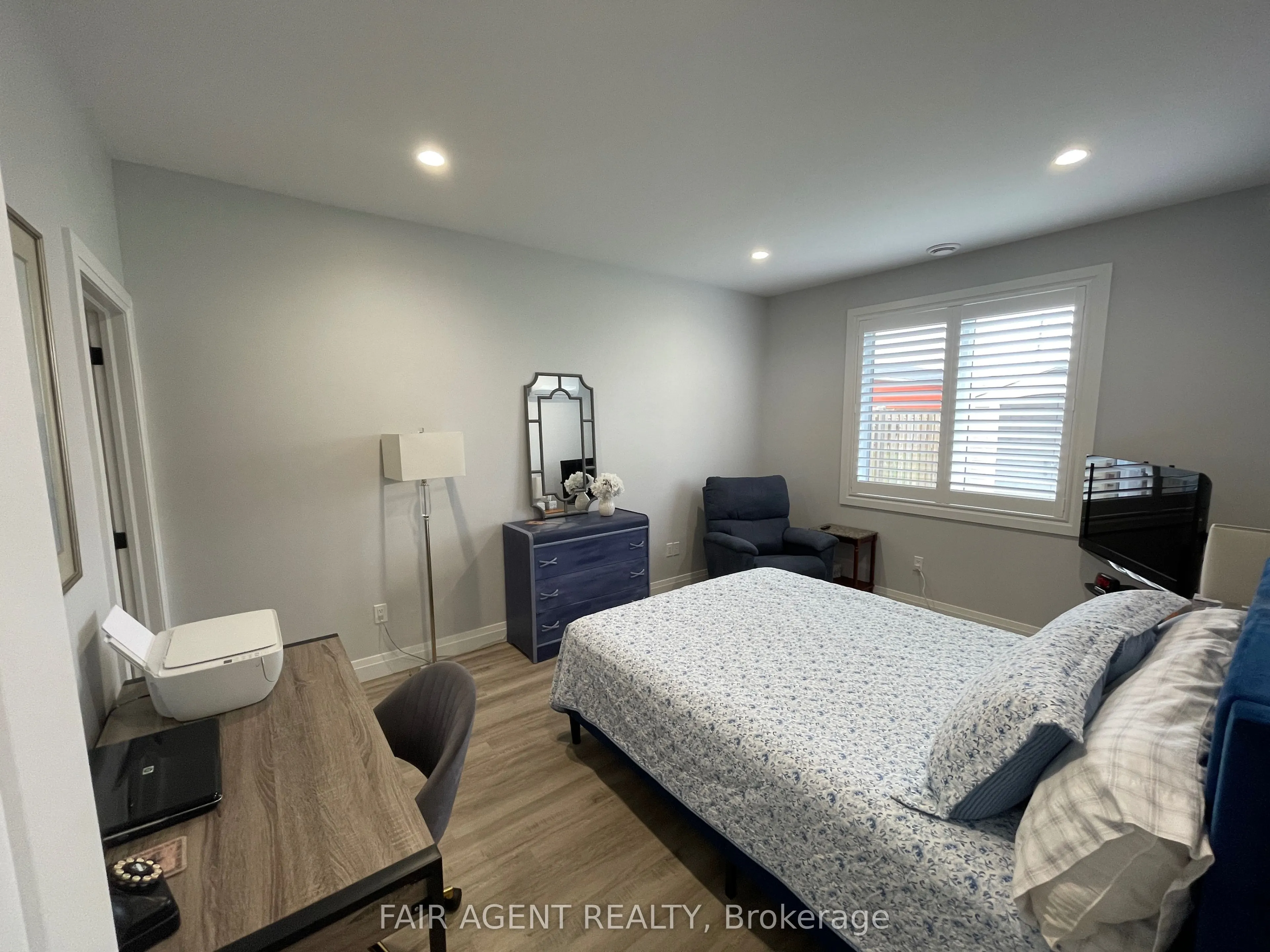 255 Albert Street, #2