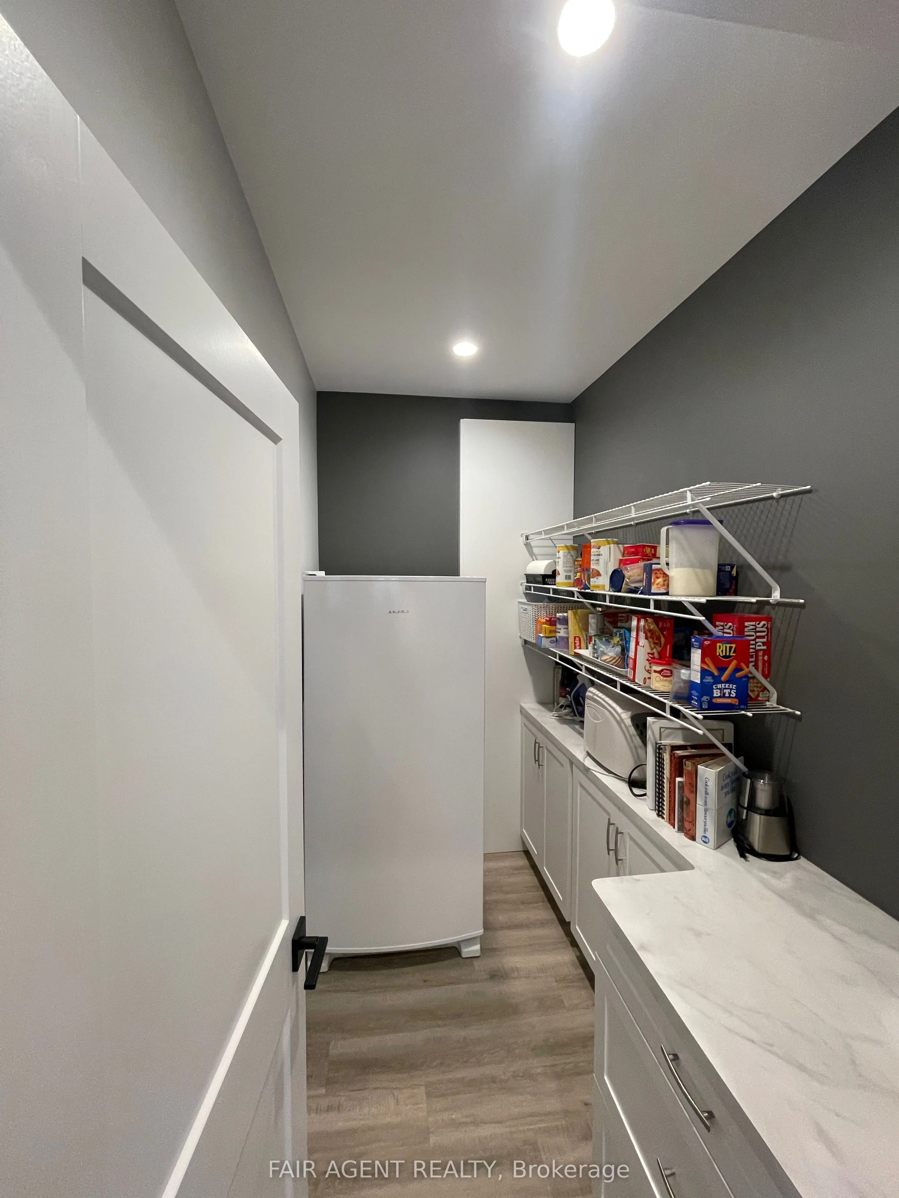 255 Albert Street, #2