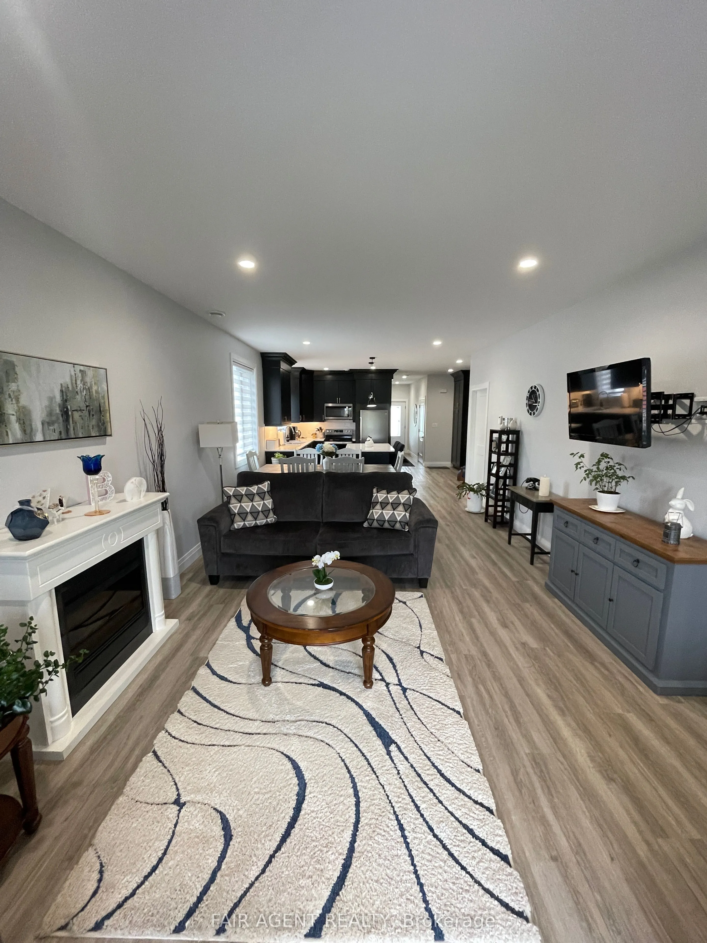 255 Albert Street, #2