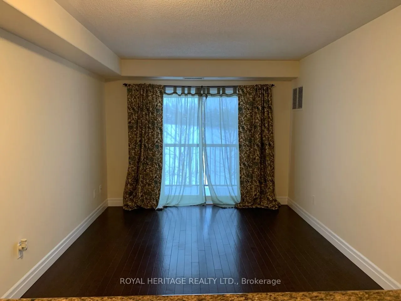 312 Spillsbury Drive N, #209