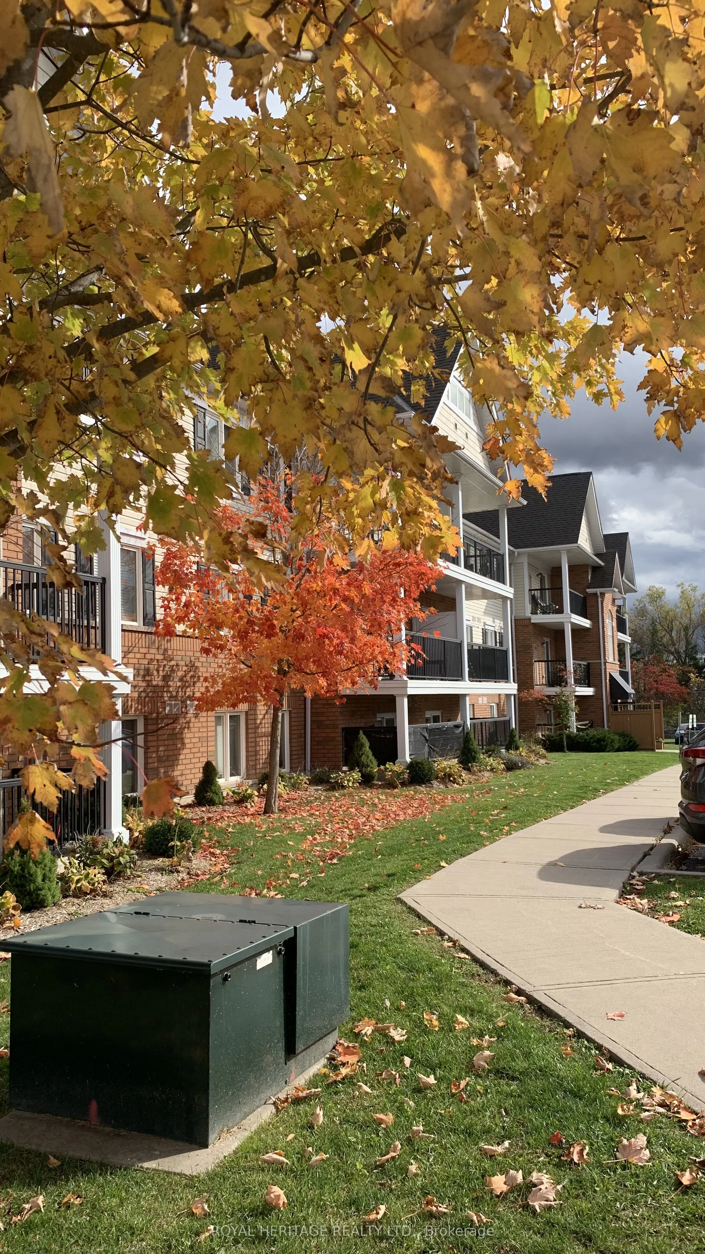 312 Spillsbury Drive N, #209