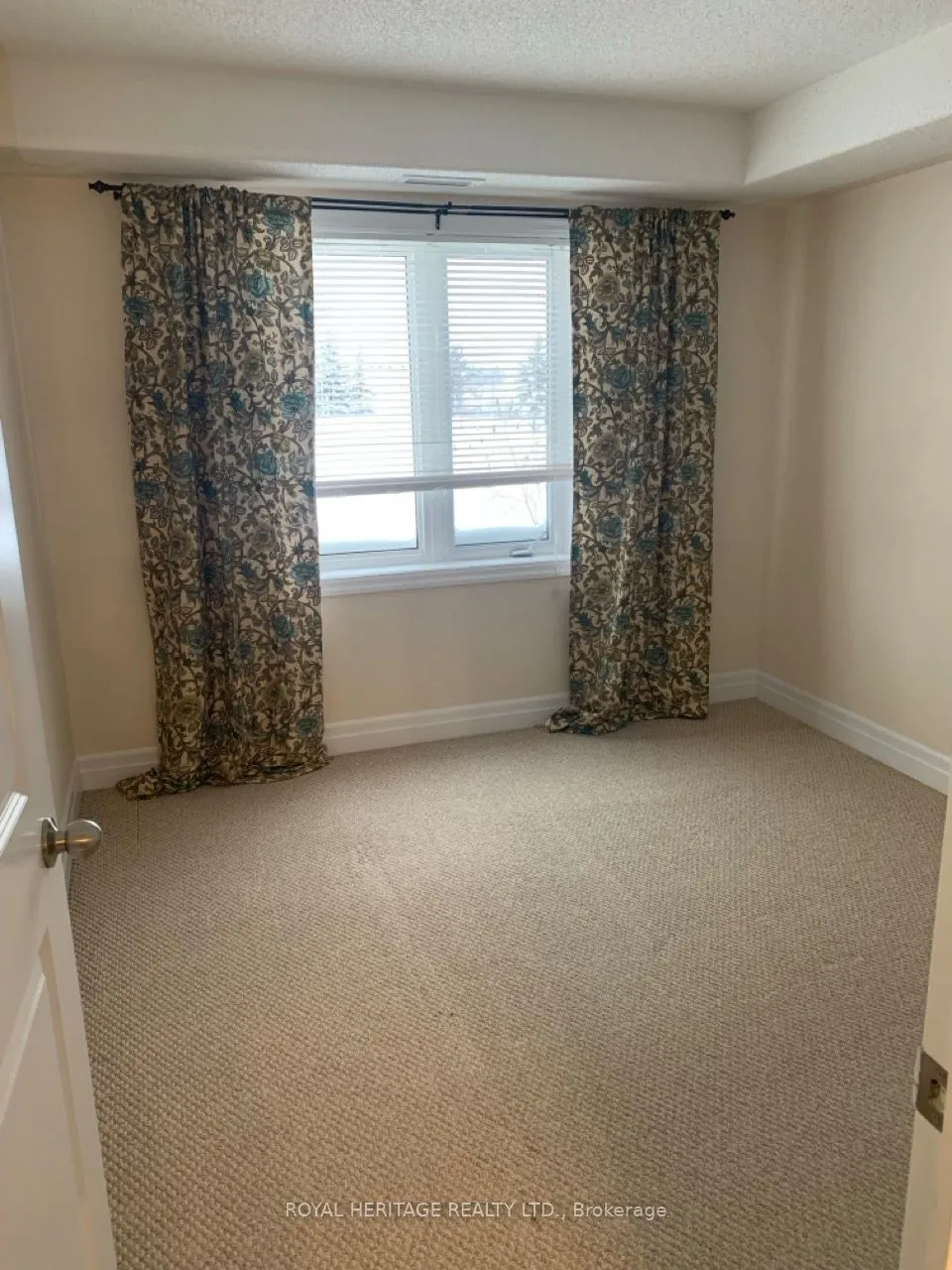 312 Spillsbury Drive N, #209