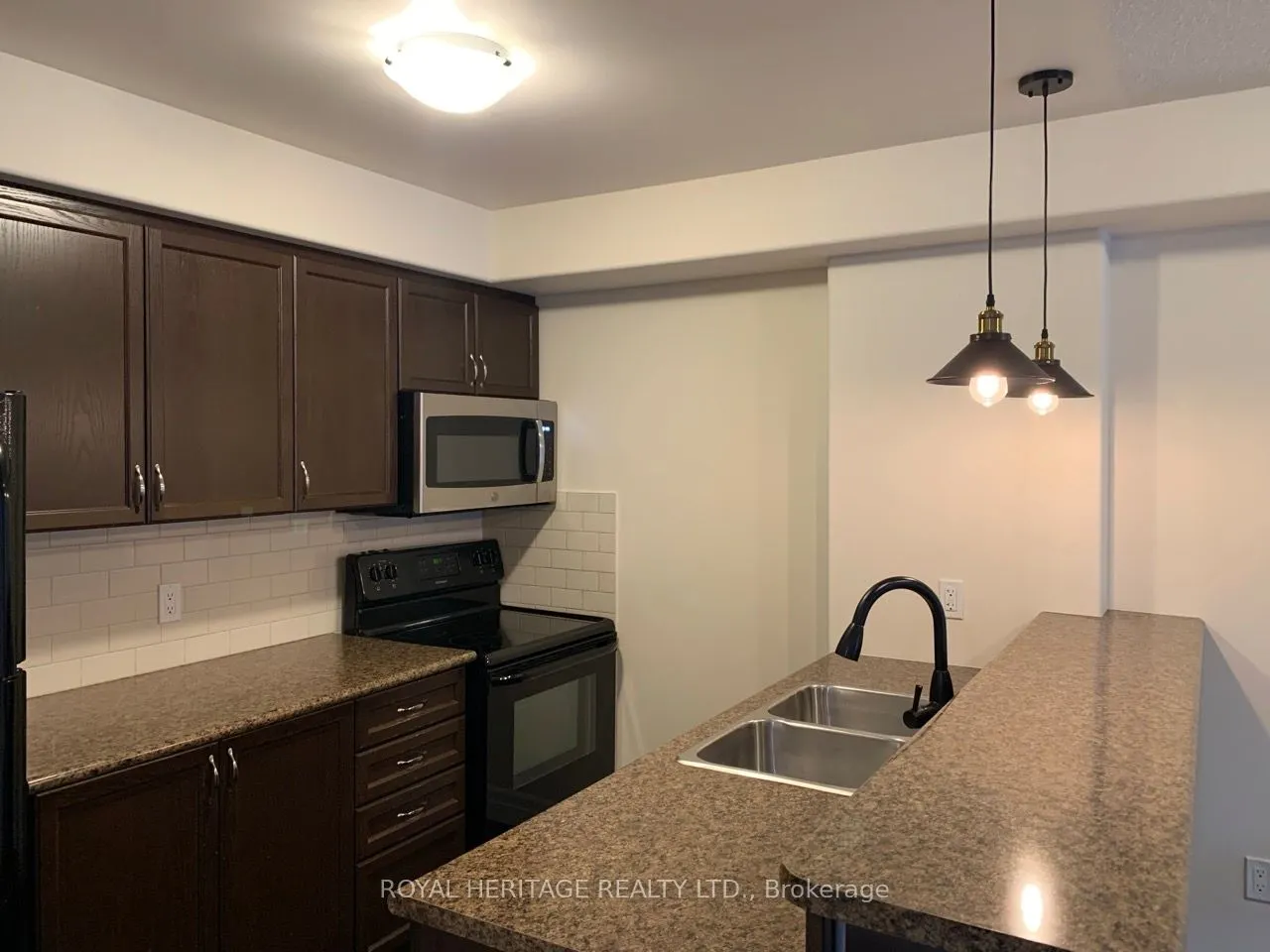 312 Spillsbury Drive N, #209