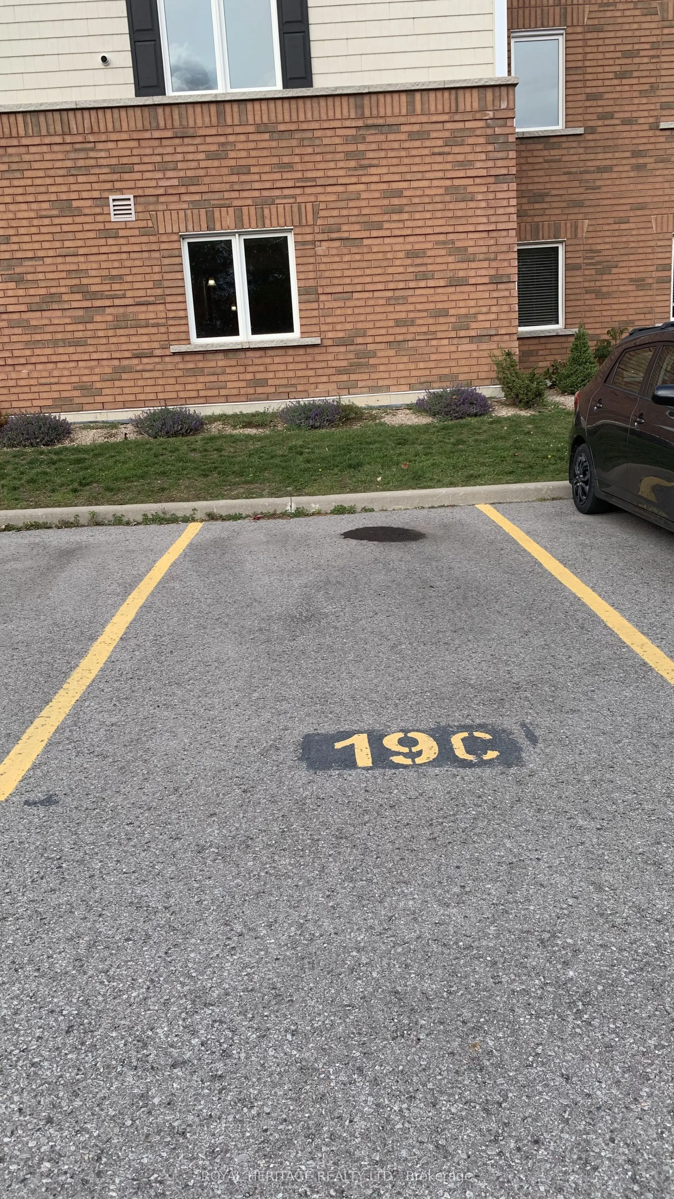 312 Spillsbury Drive N, #209