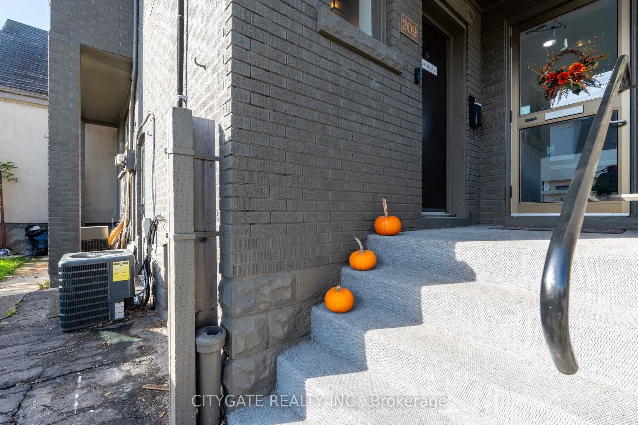 209 Homewood Avenue, #2