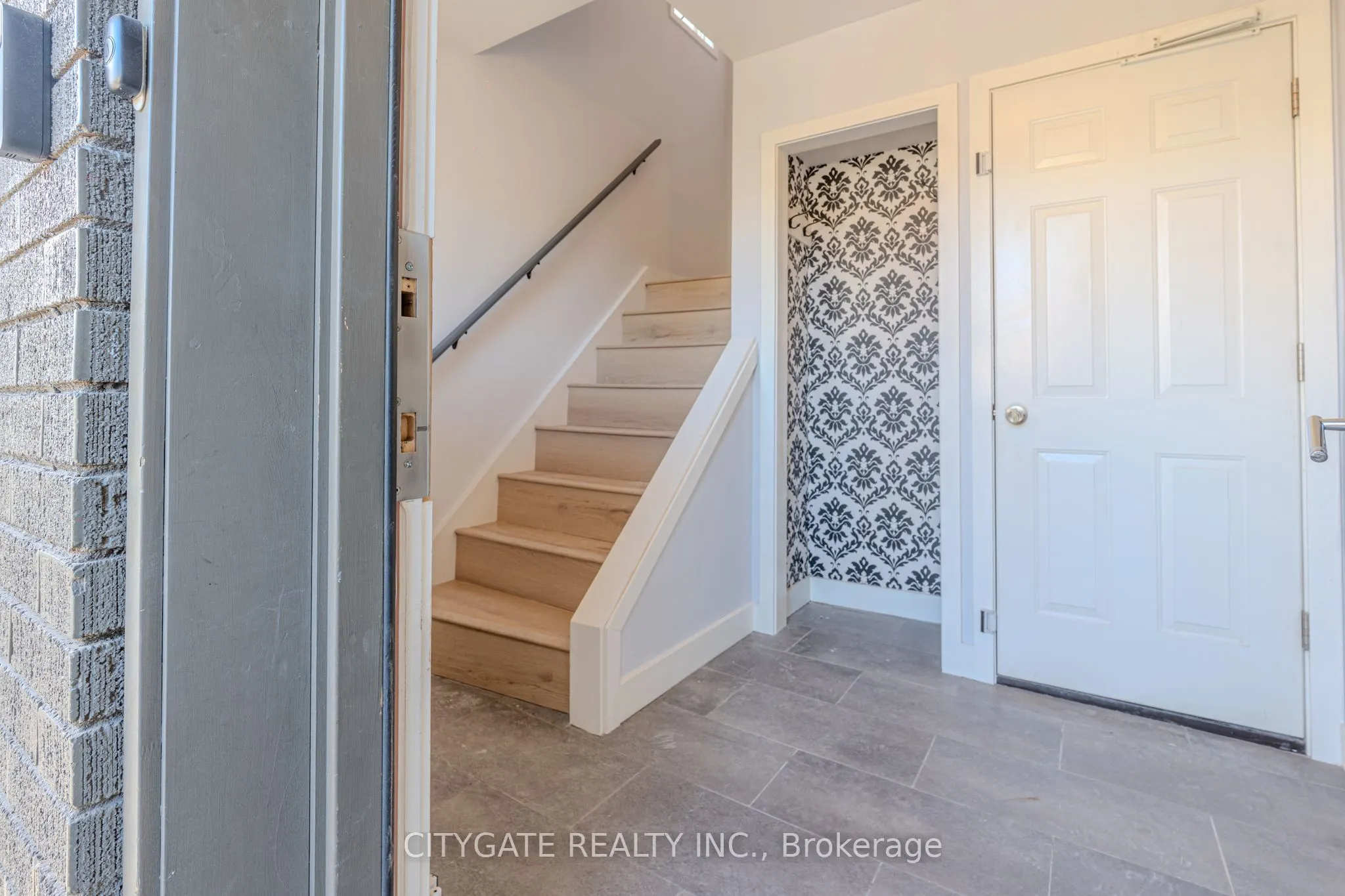 209 Homewood Avenue, #2
