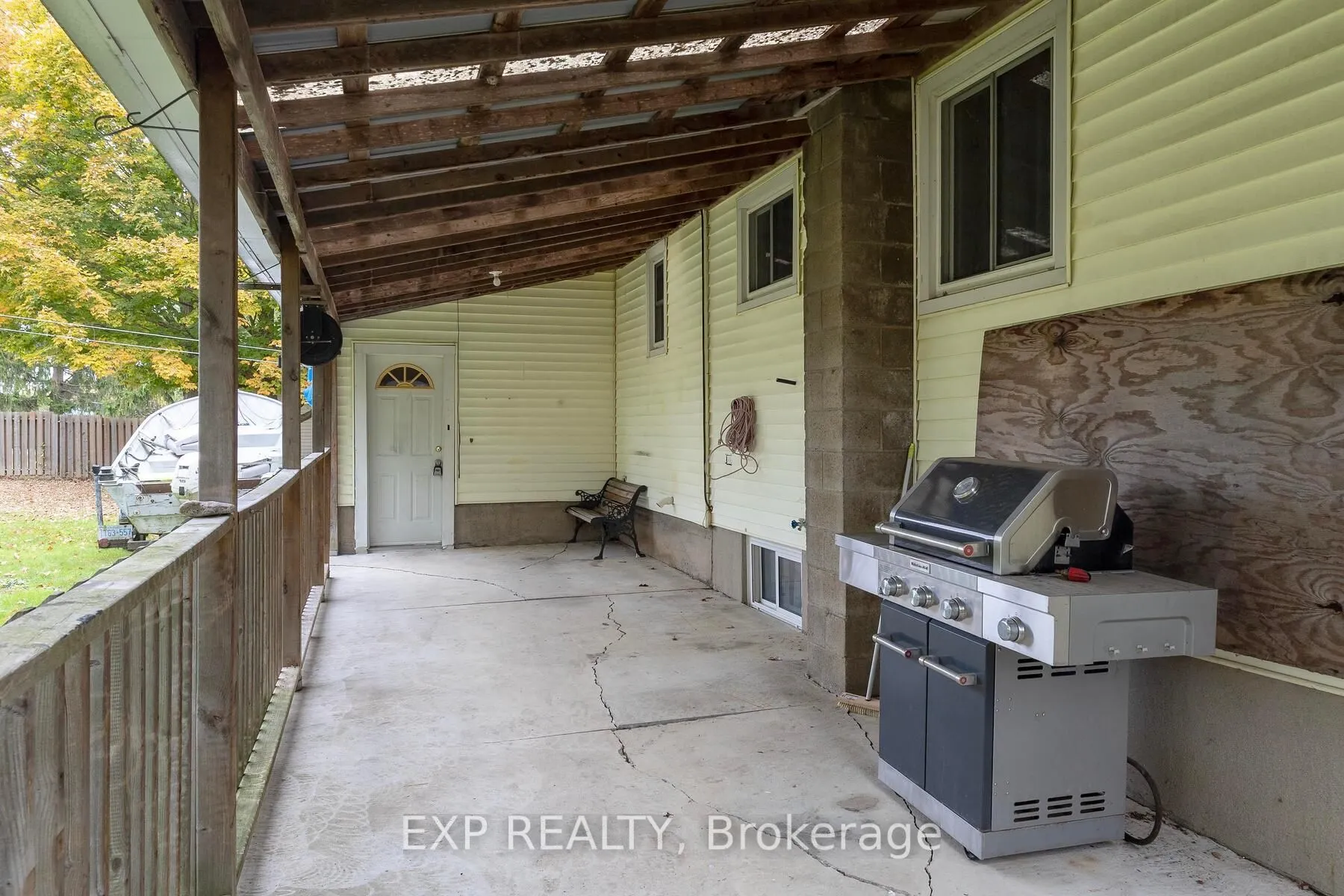 23 Oak Street