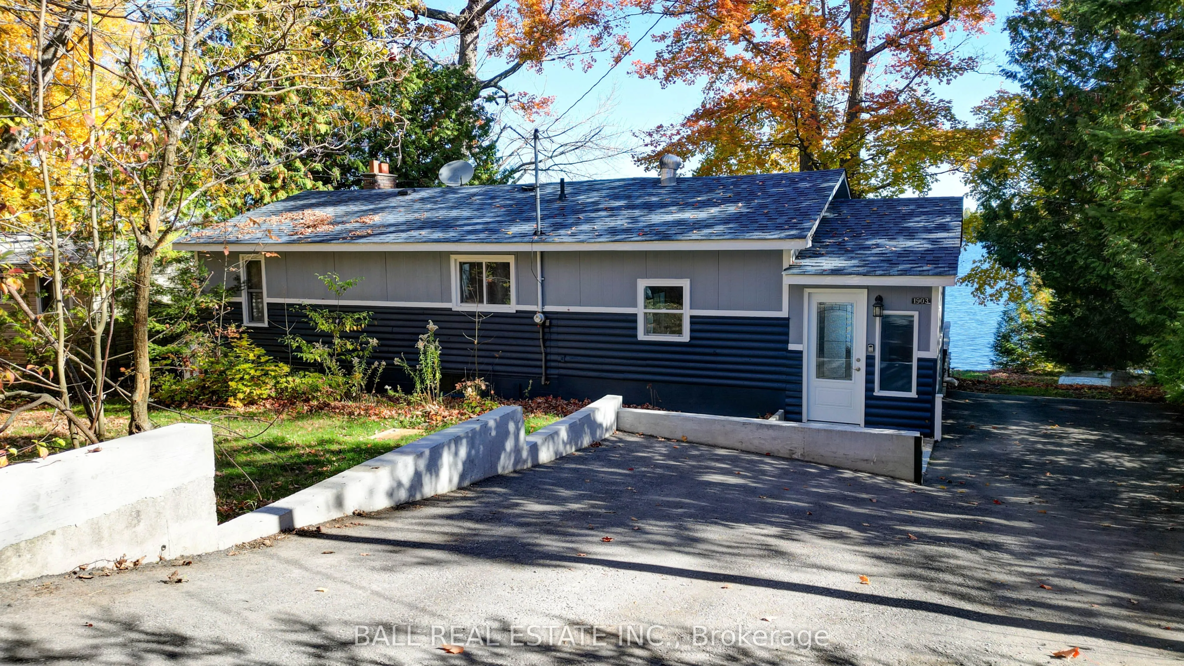 1903 White Lake Road West Road
