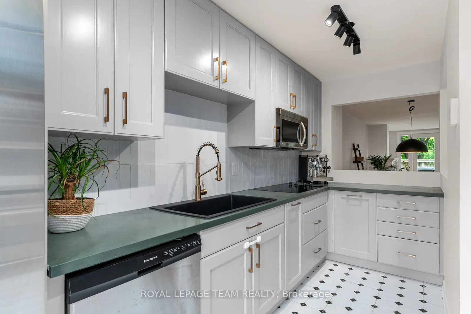20 Charlevoix Street, #26