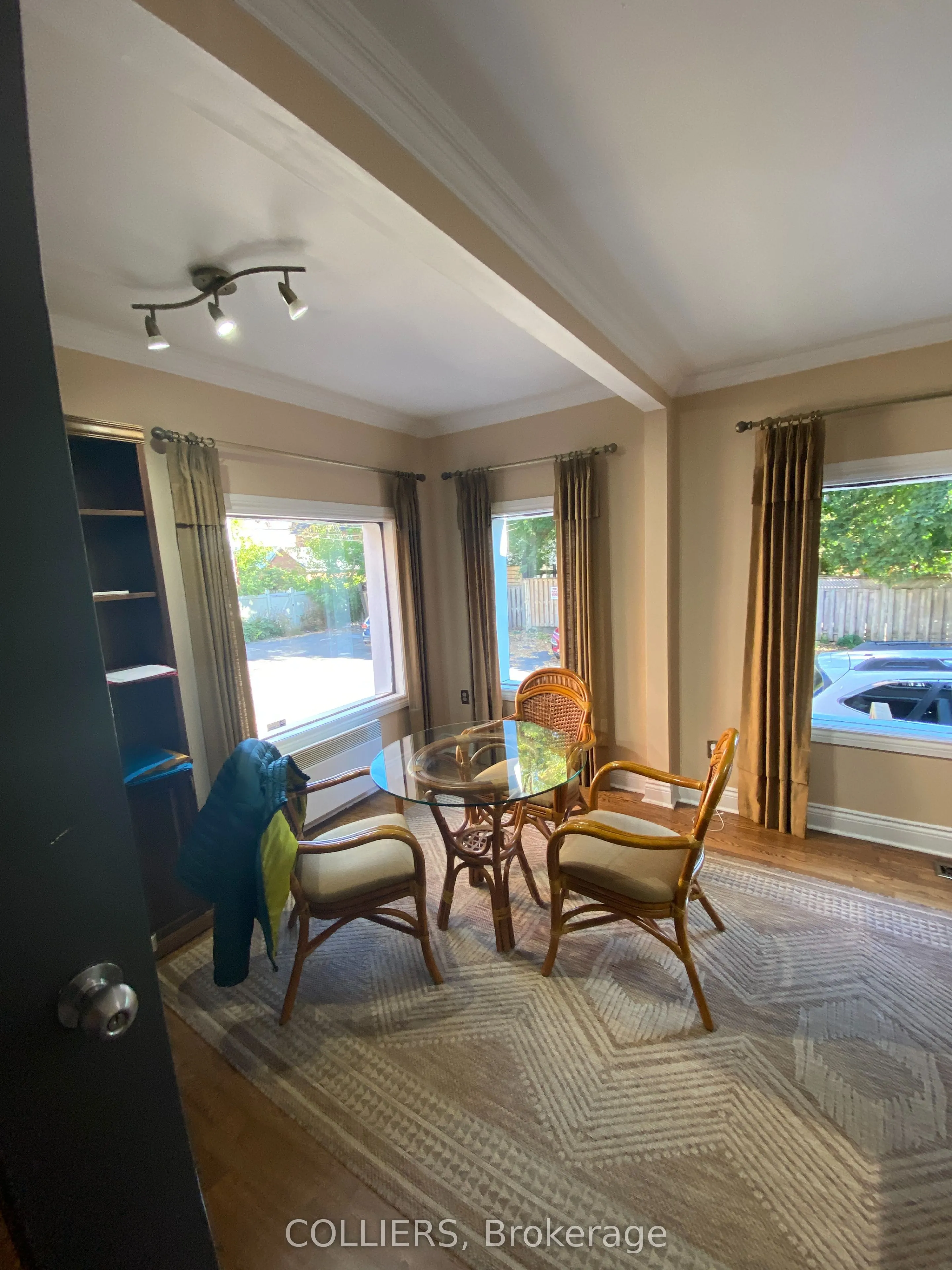 464 Somerset Street W