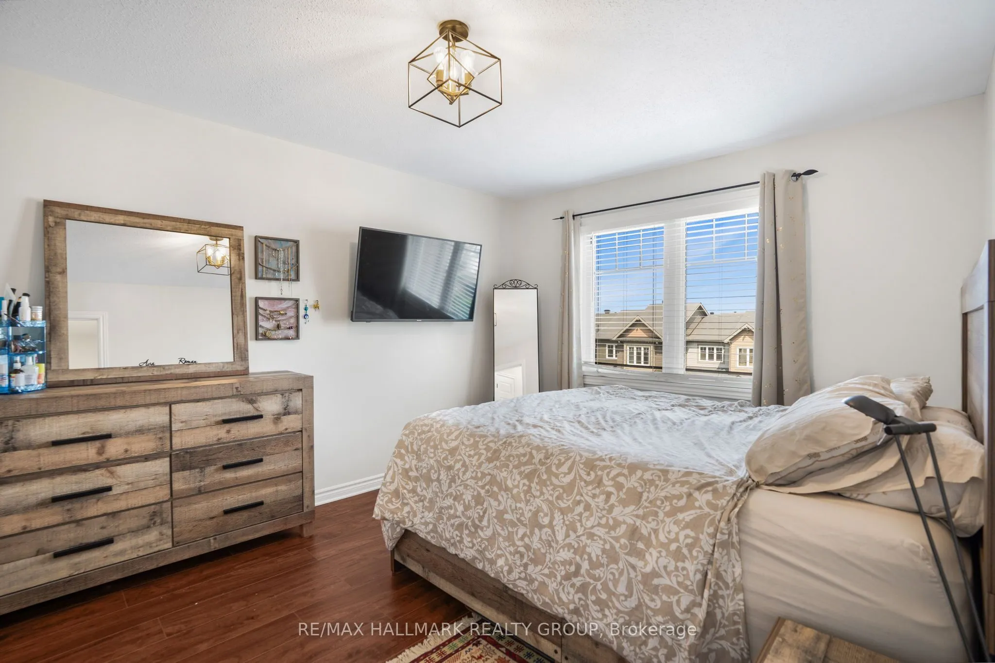 110 Sunshine Crescent