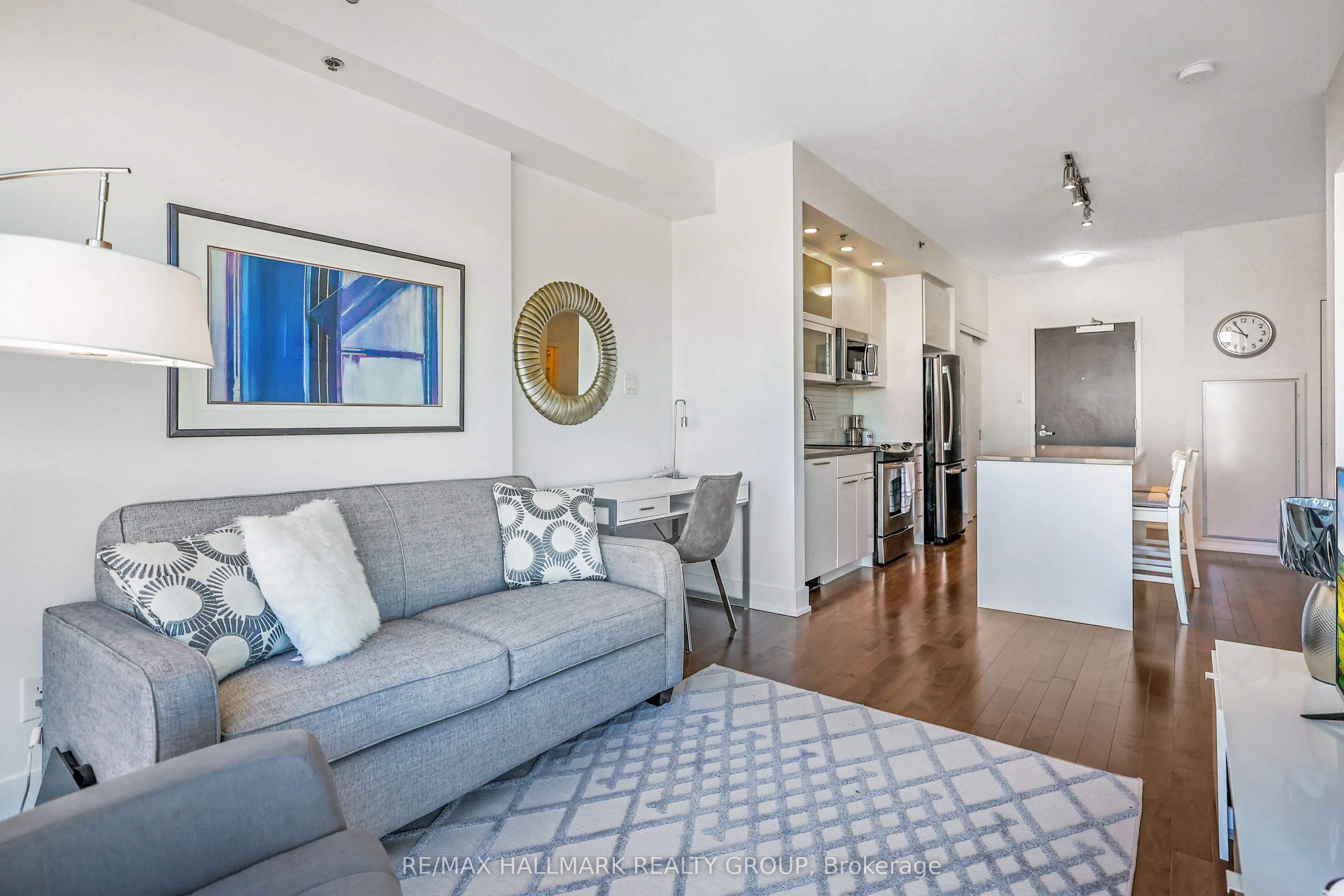 98 Richmond Road, #710