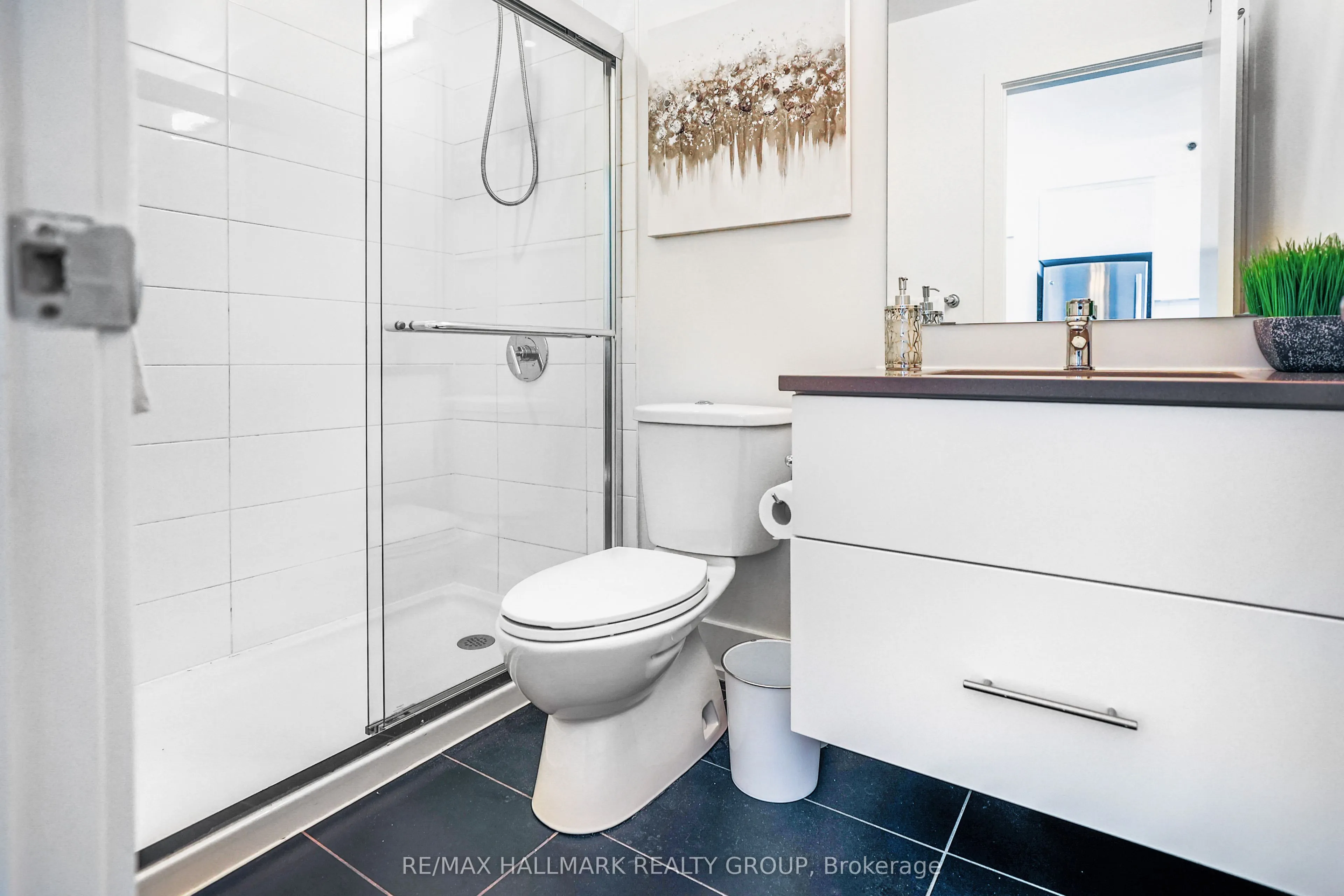 98 Richmond Road, #710