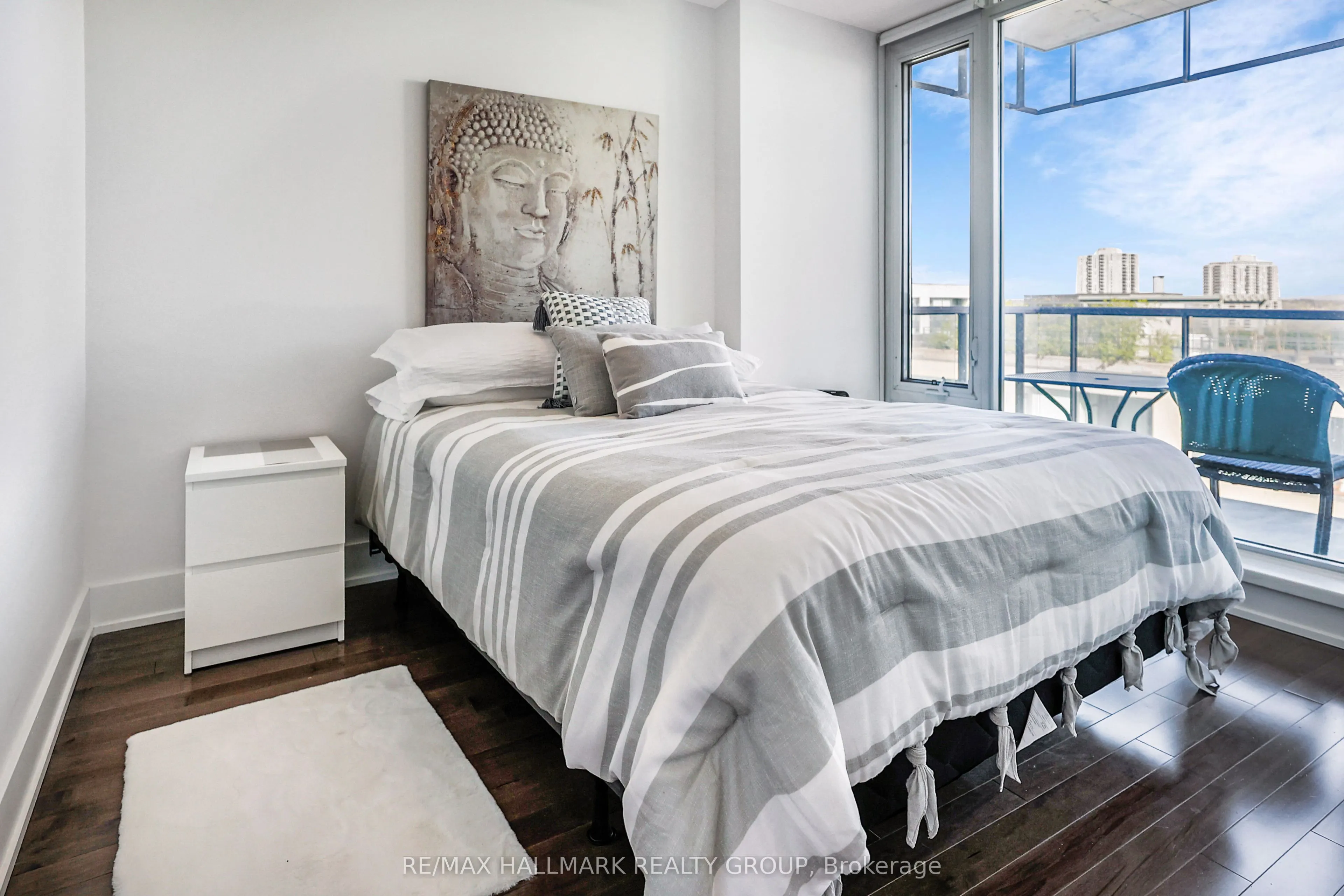 98 Richmond Road, #710