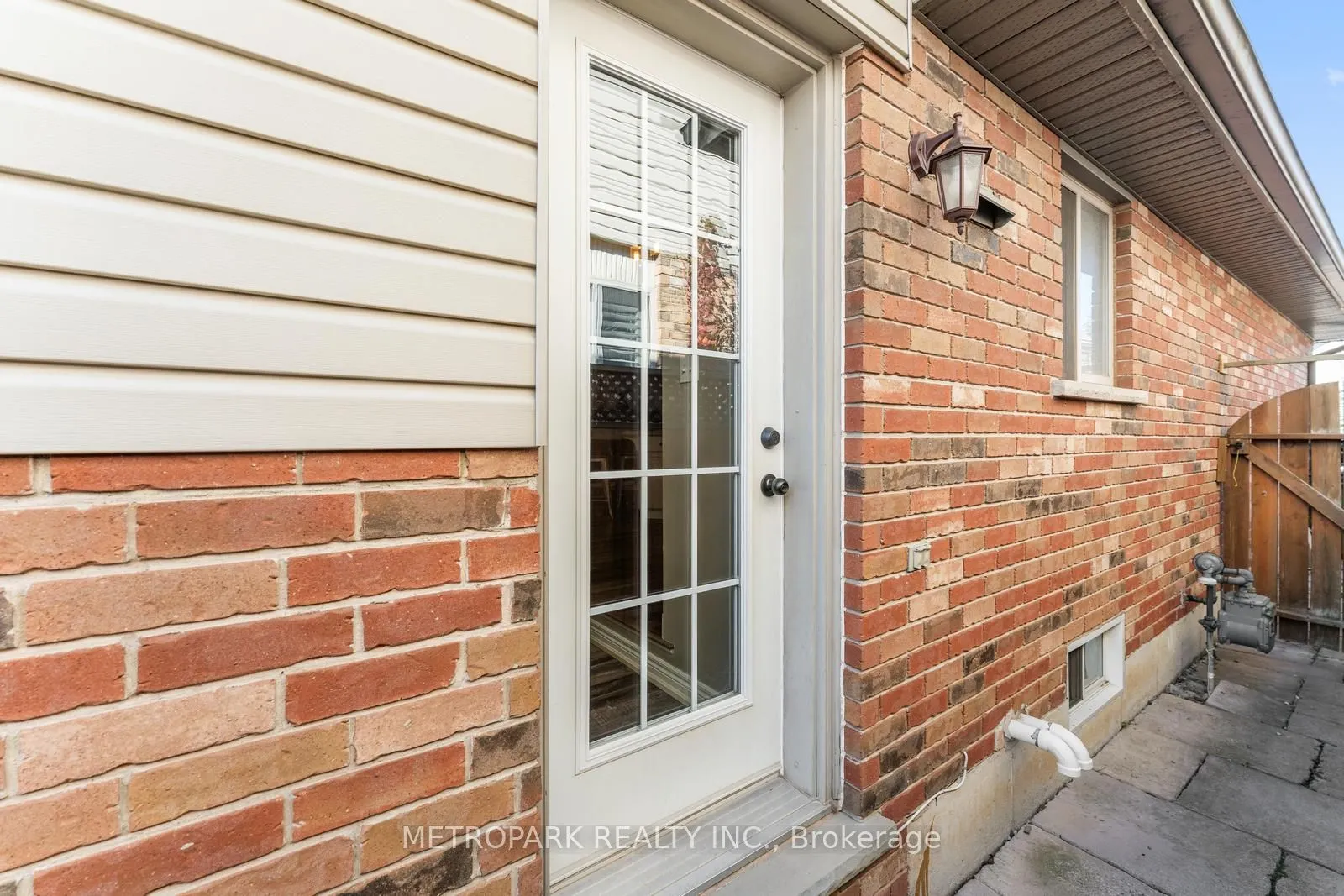 41 Switzer Crescent