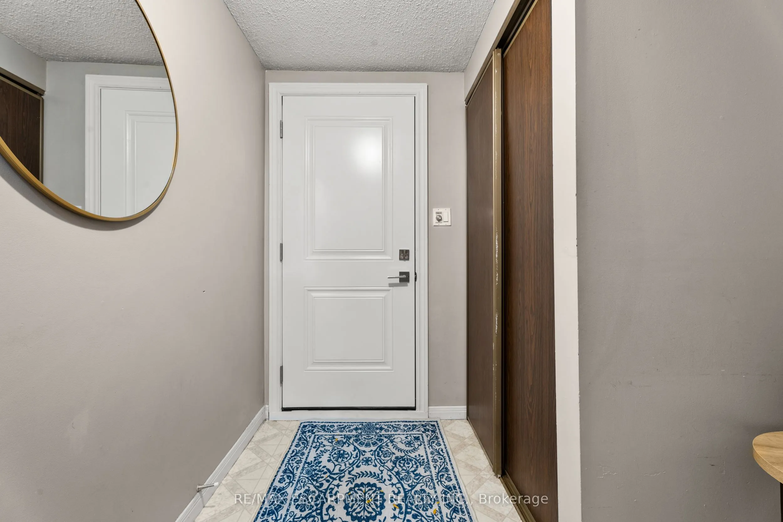 444 Stone Church Road W, #N1