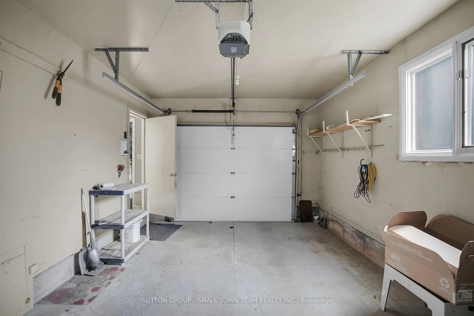 110 John Street W