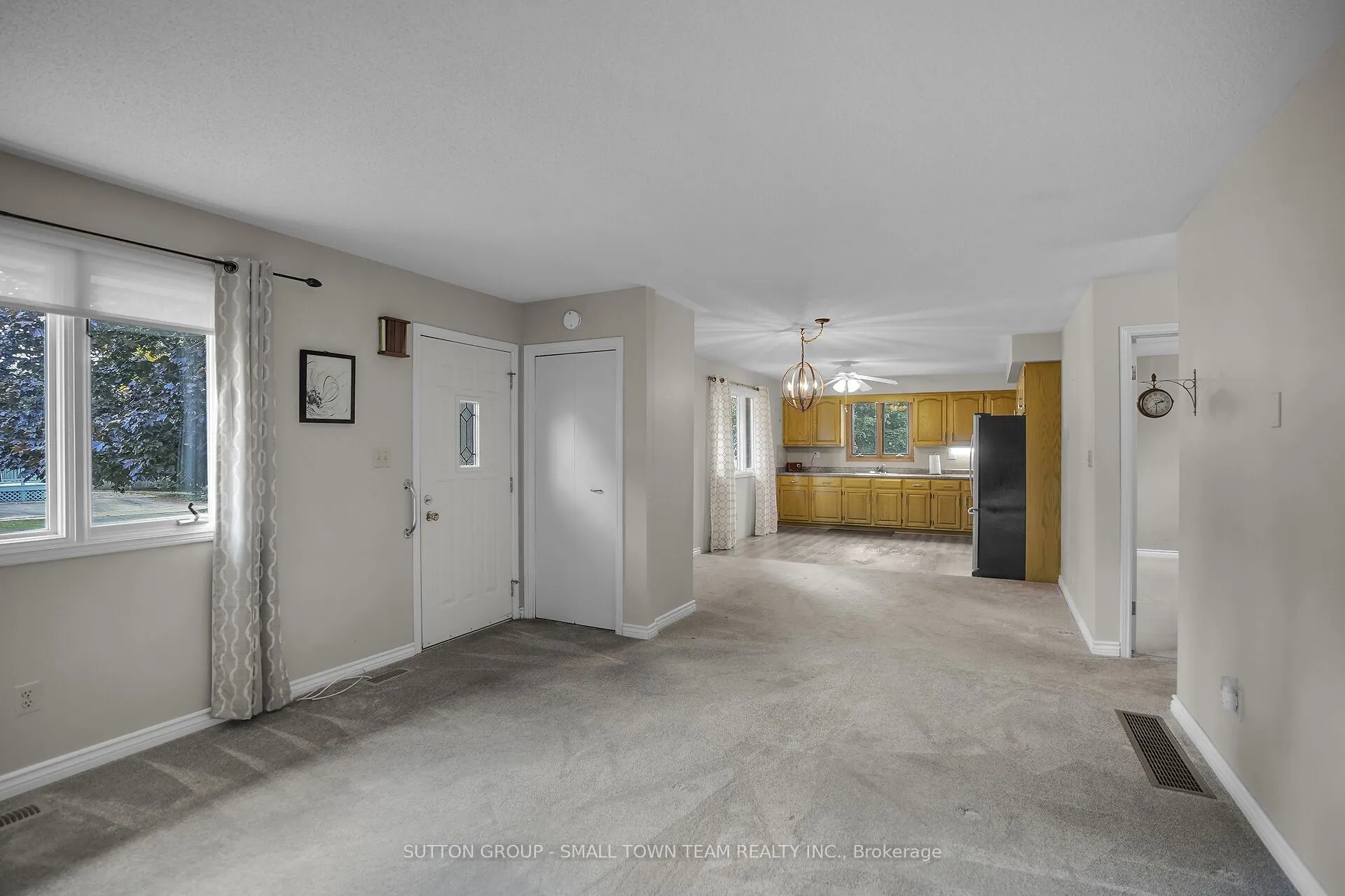 110 John Street W