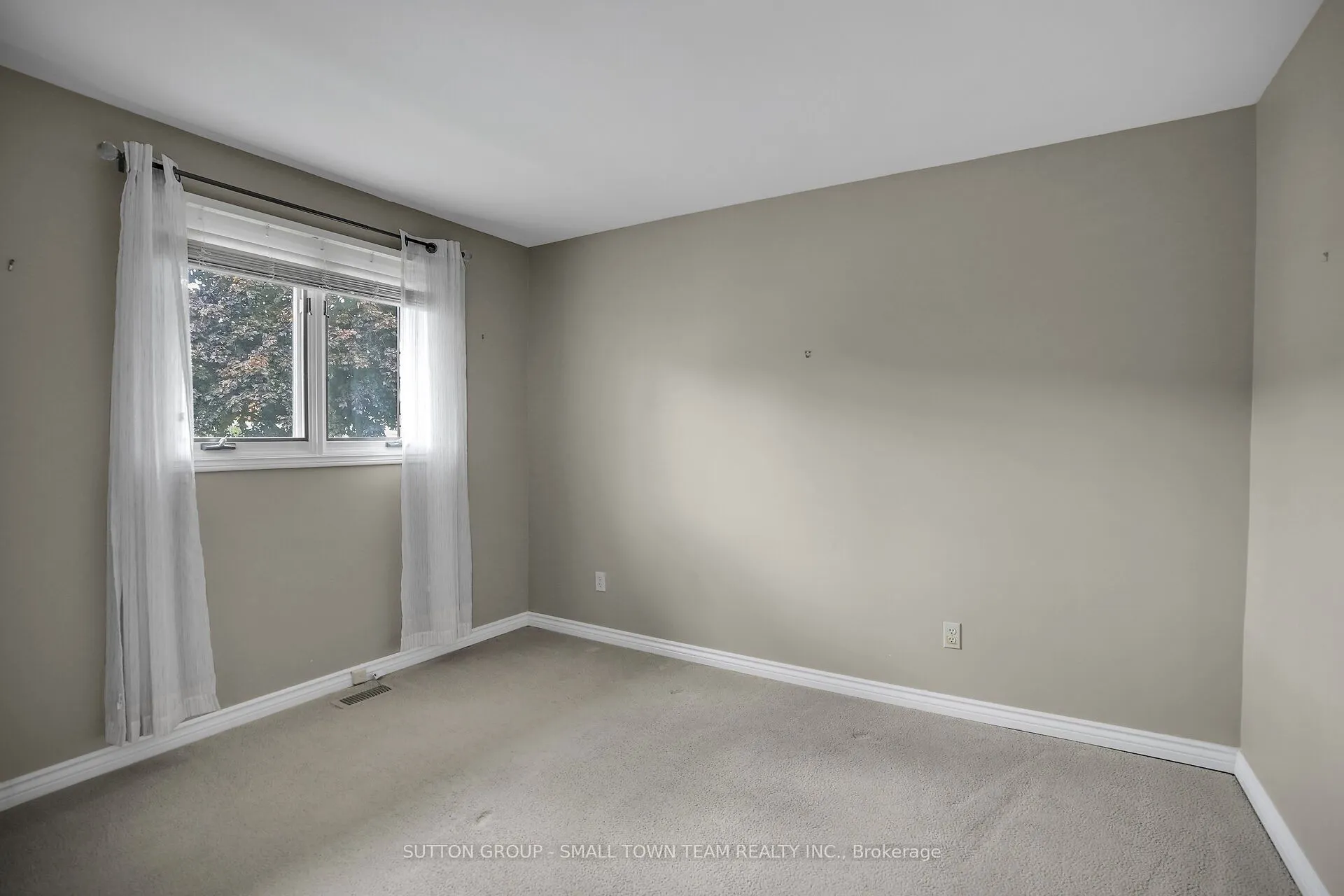 110 John Street W
