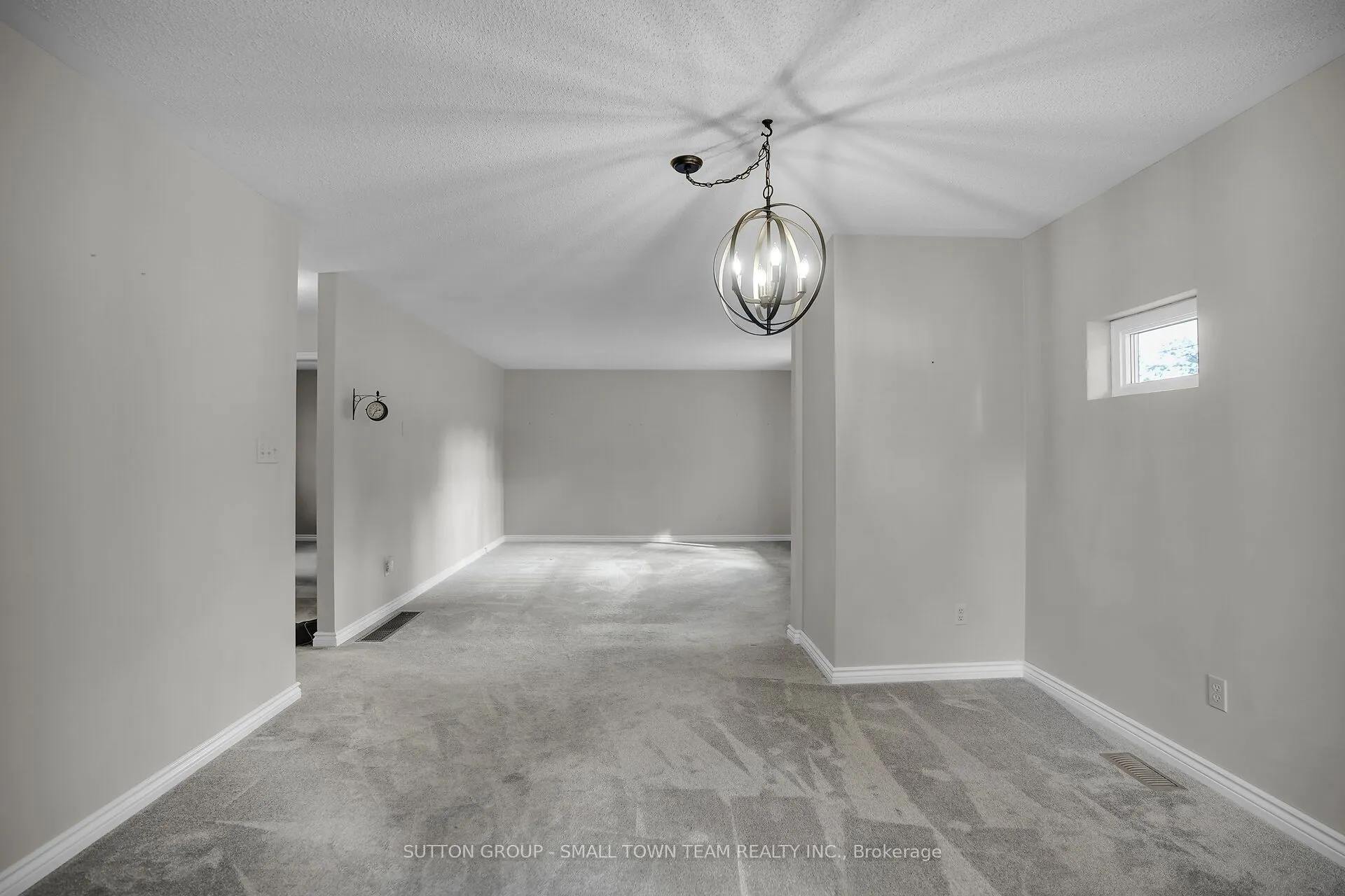 110 John Street W