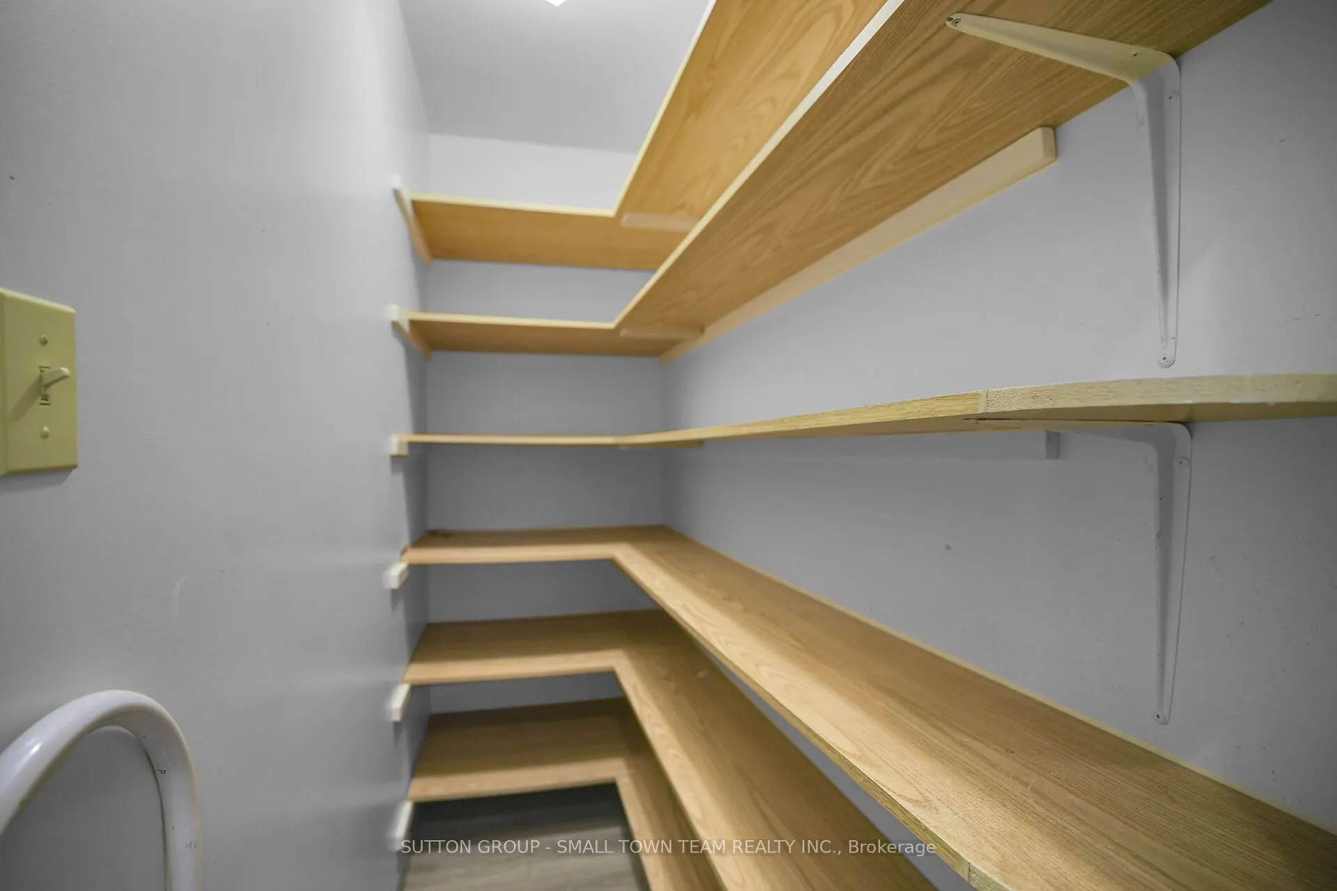 110 John Street W