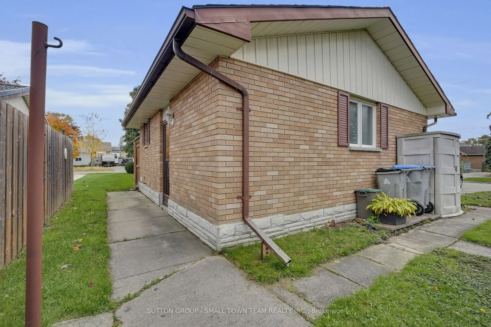 110 John Street W