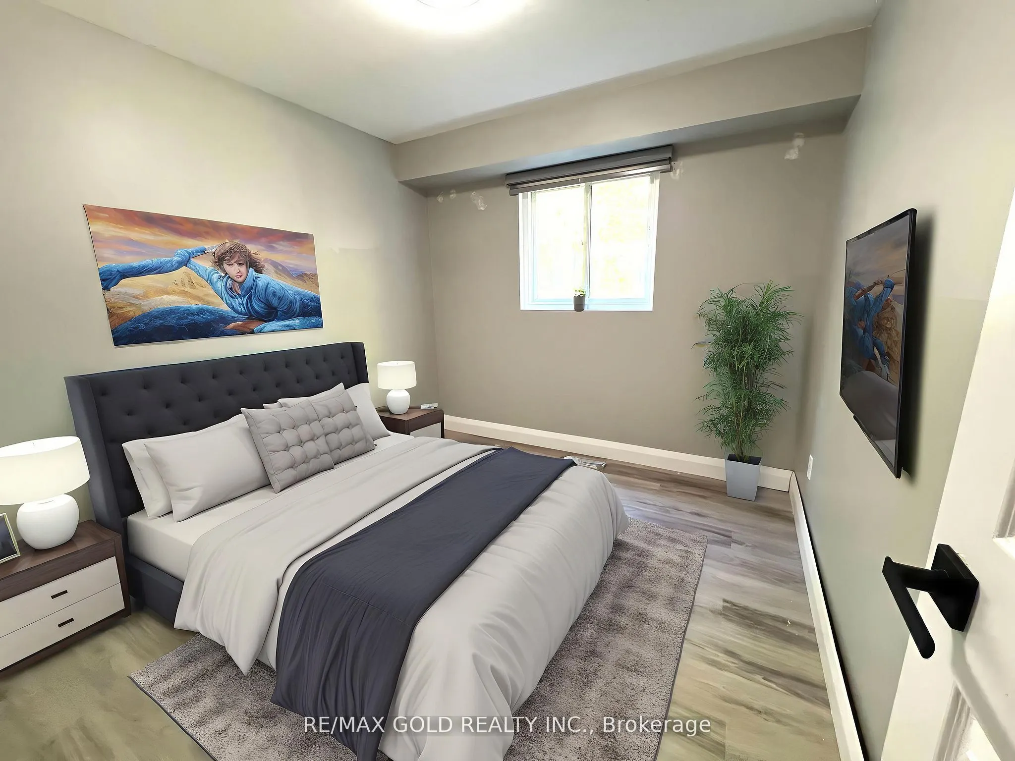 156 Mooregate Crescent, #Lower