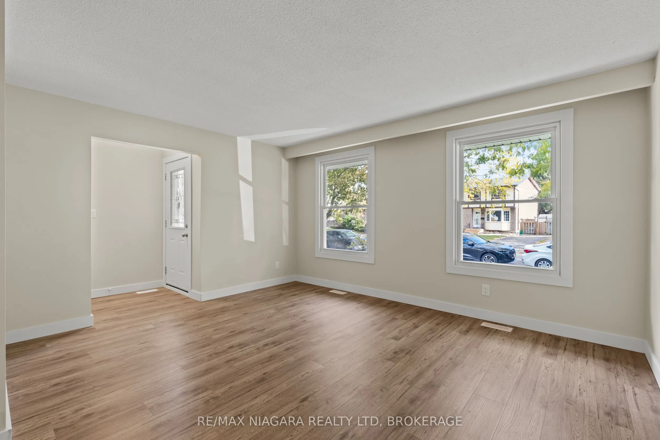 35 Lafayette Drive