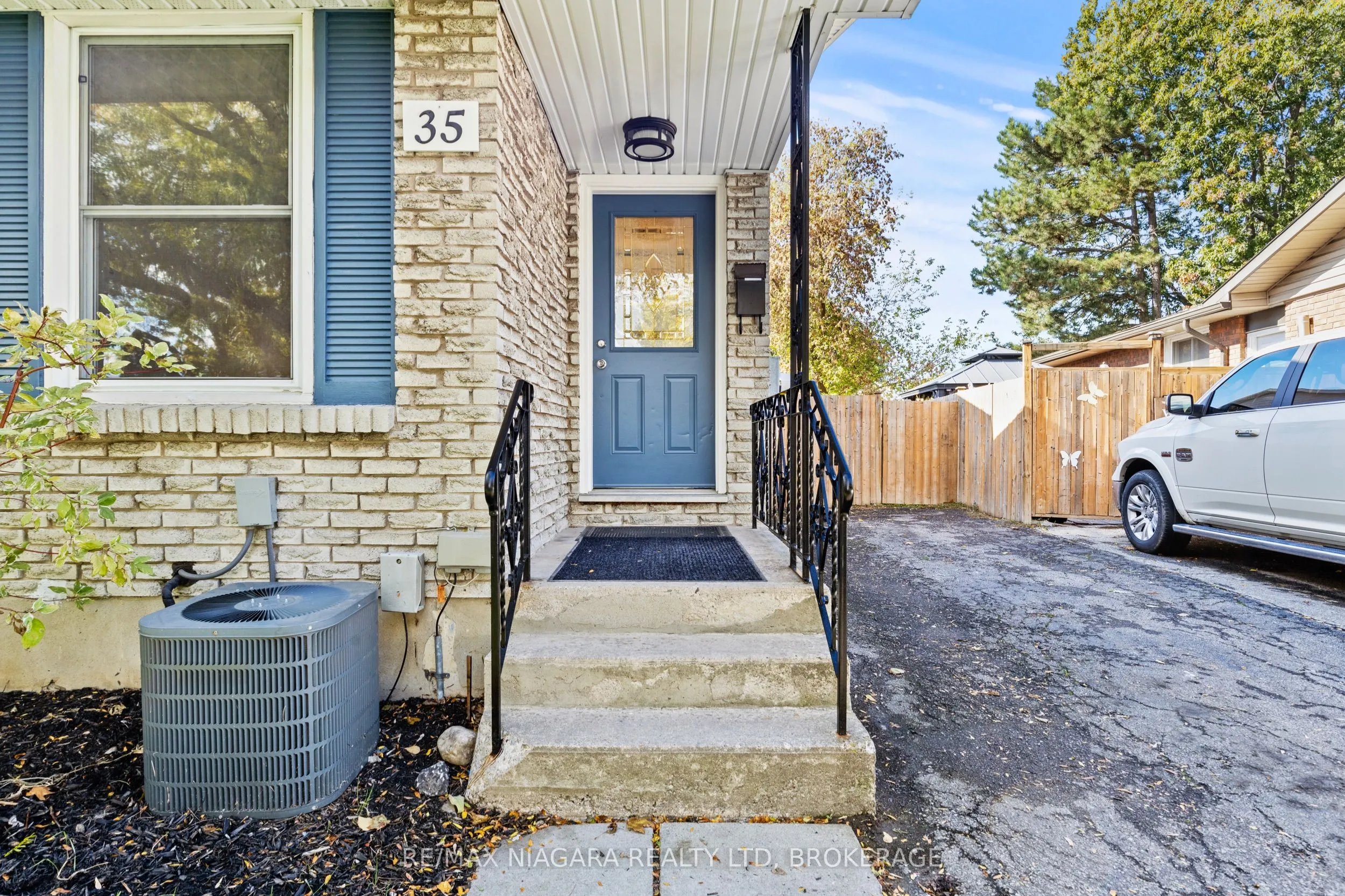 35 Lafayette Drive