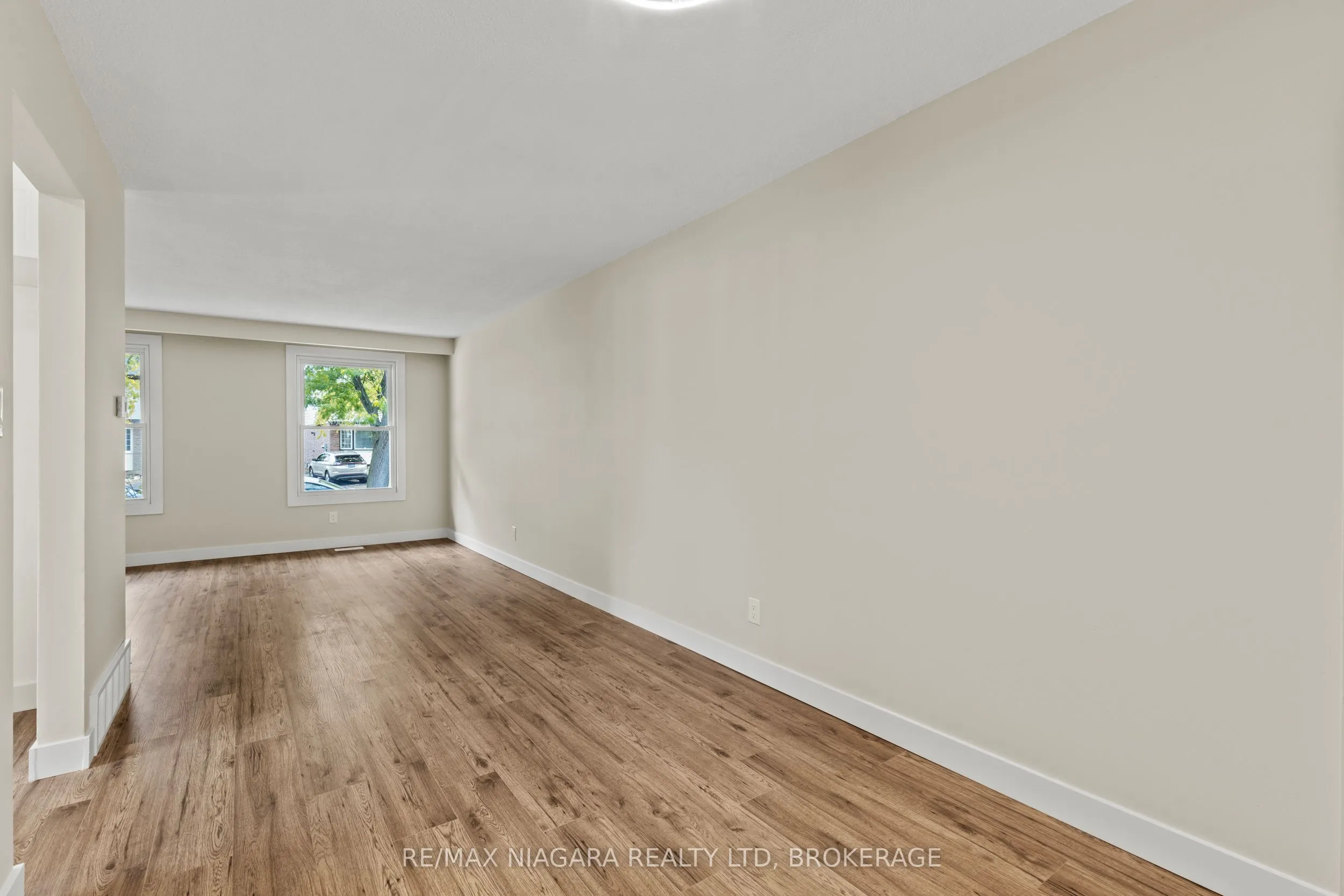 35 Lafayette Drive