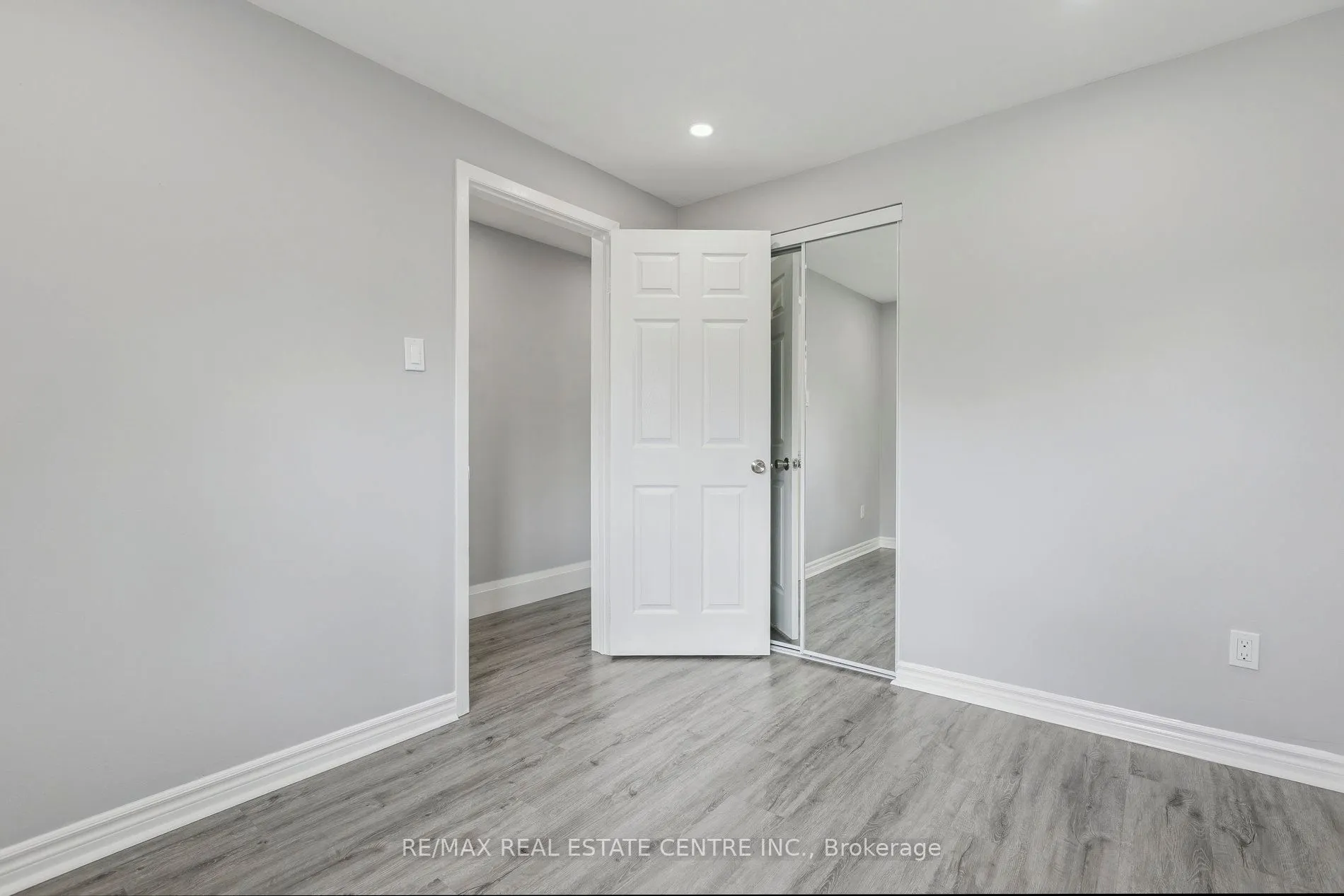 122 Mooregate Crescent