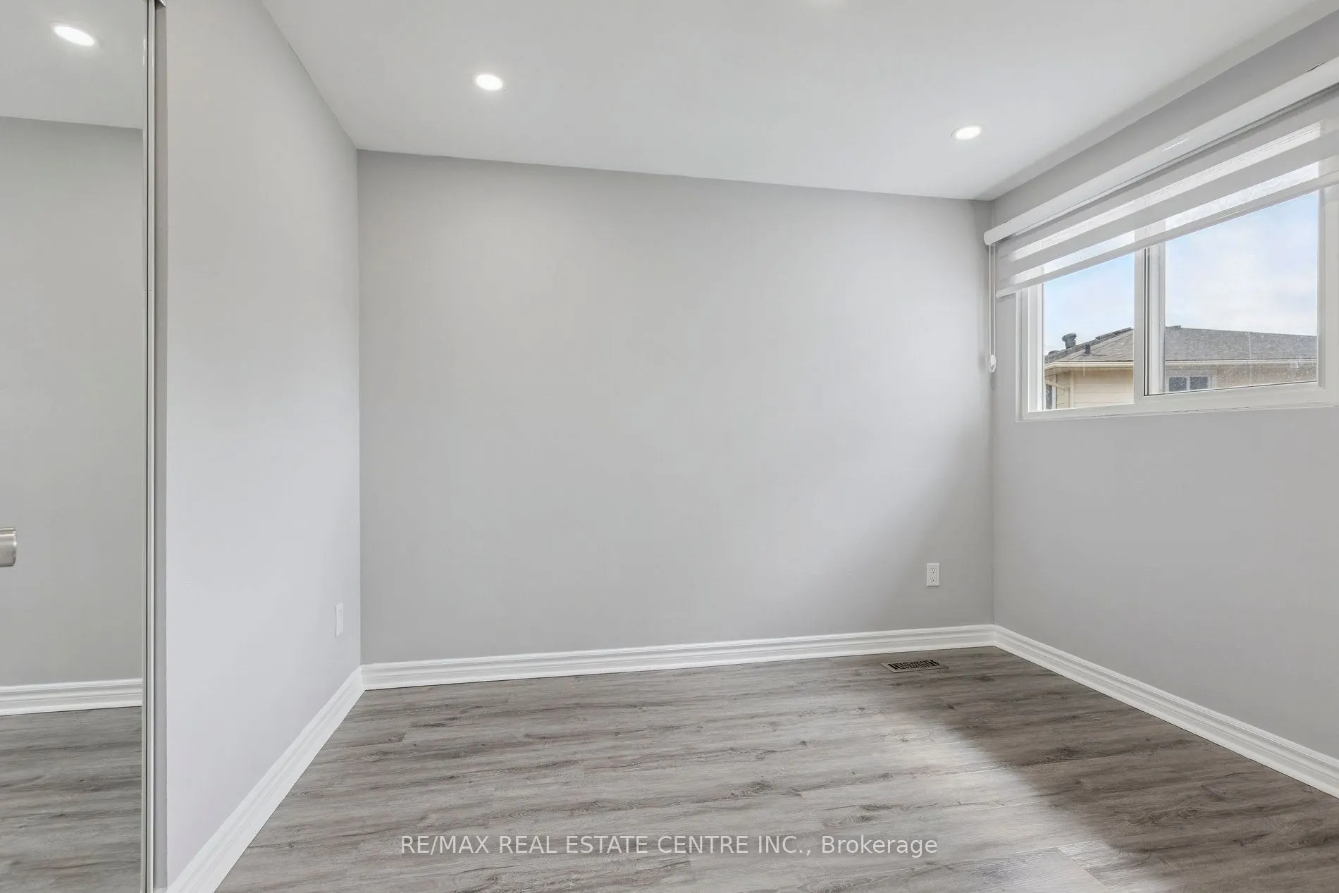 122 Mooregate Crescent