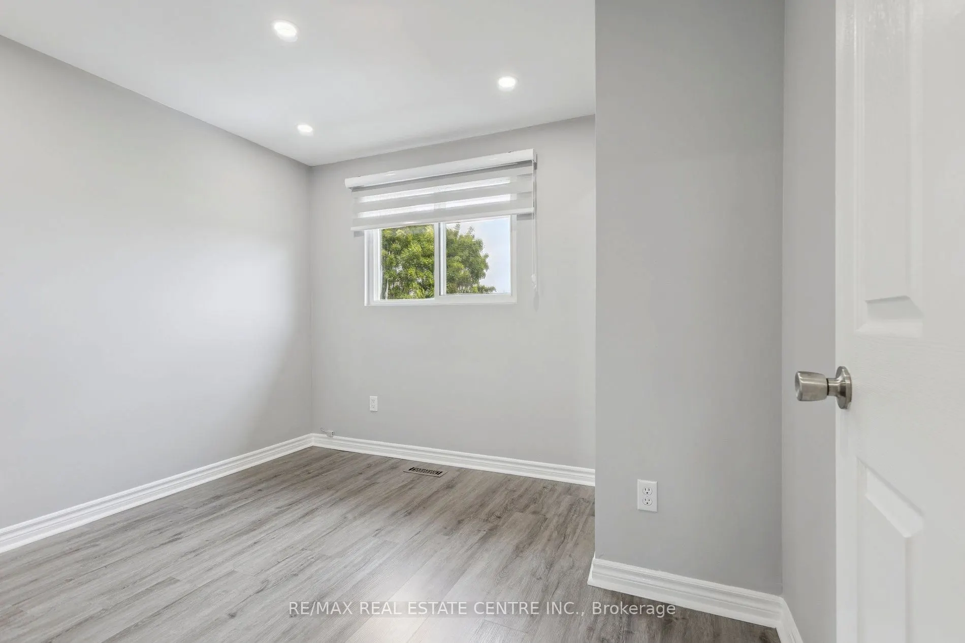 122 Mooregate Crescent
