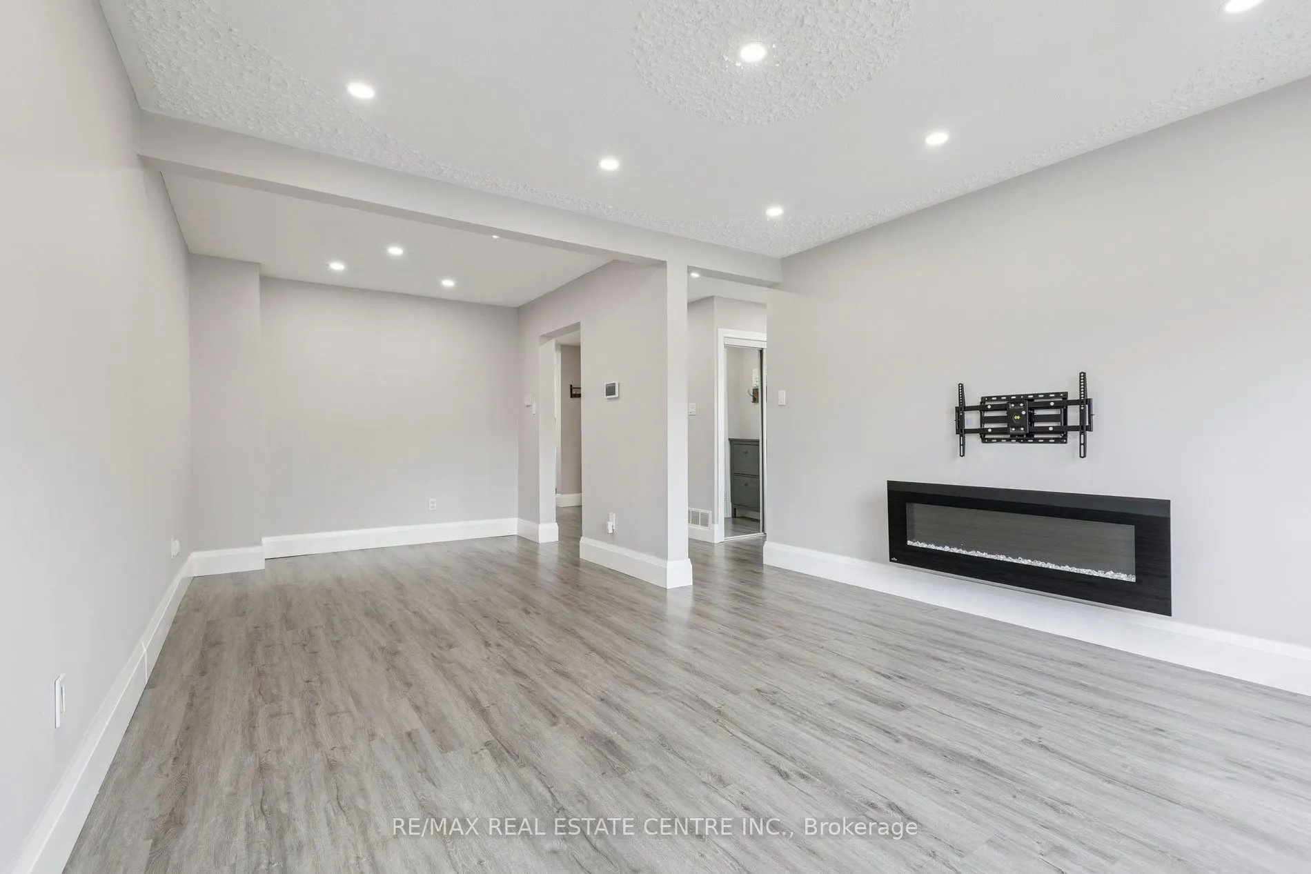 122 Mooregate Crescent