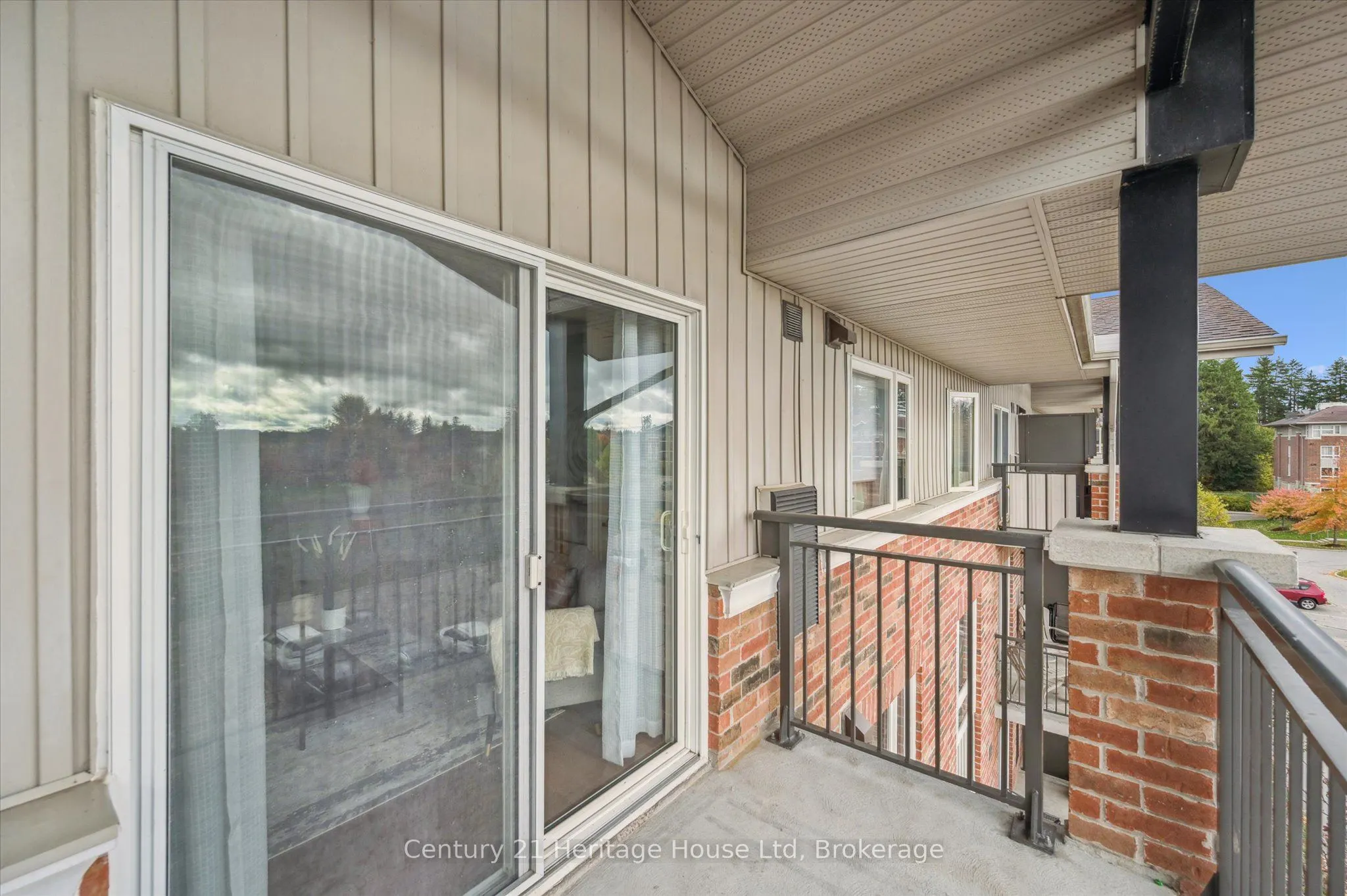 625 St David Street S, #414