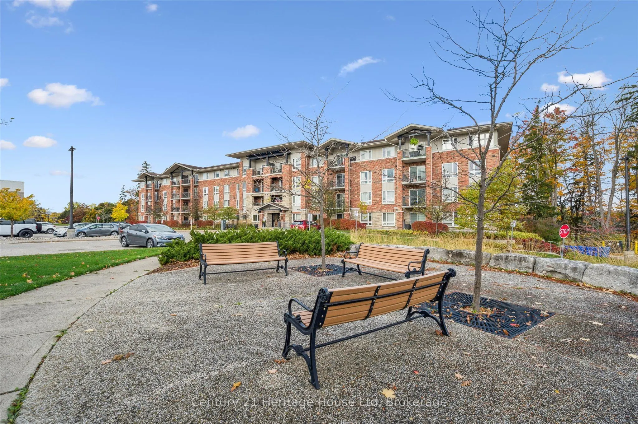 625 St David Street S, #414