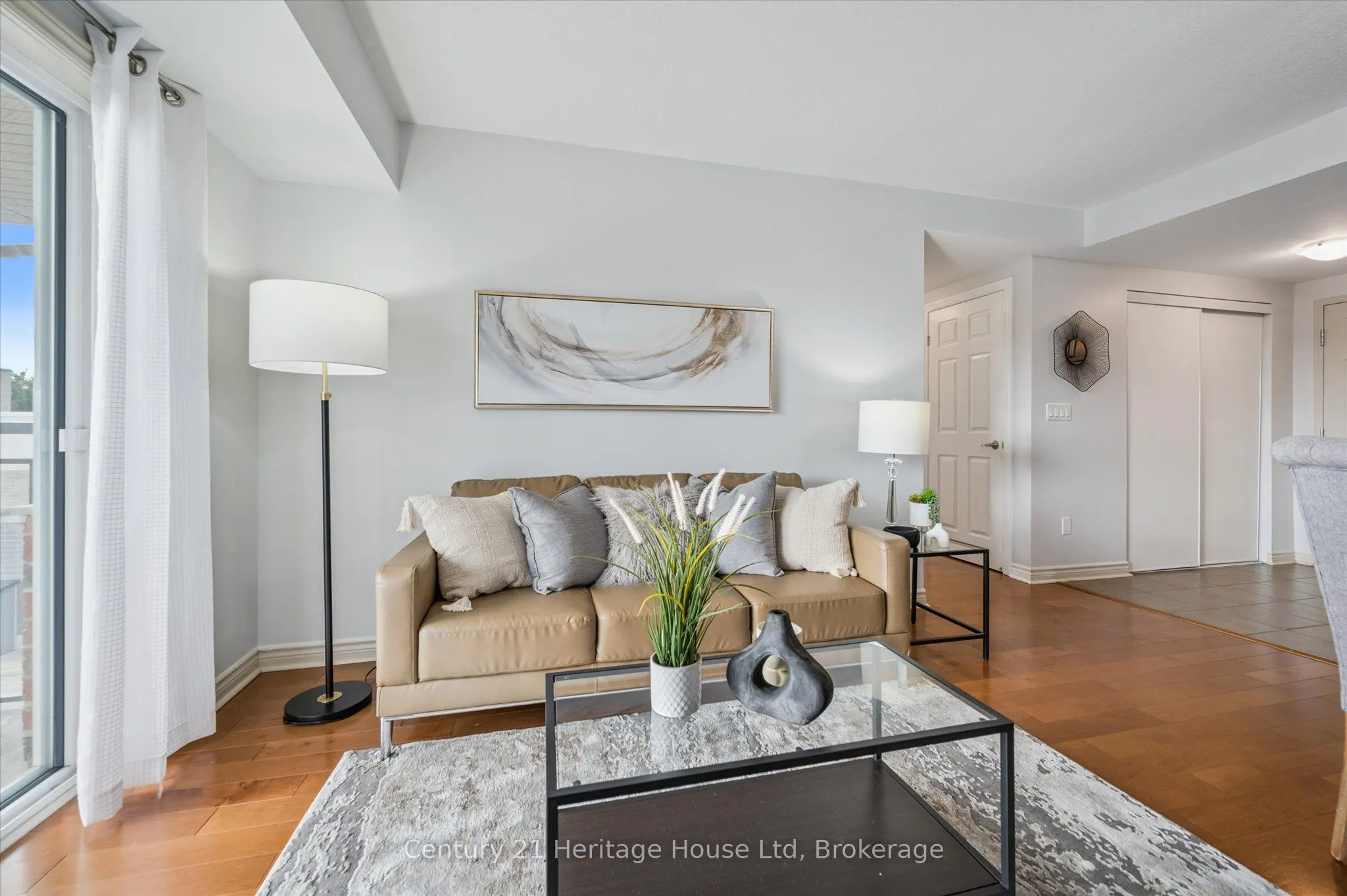 625 St David Street S, #414