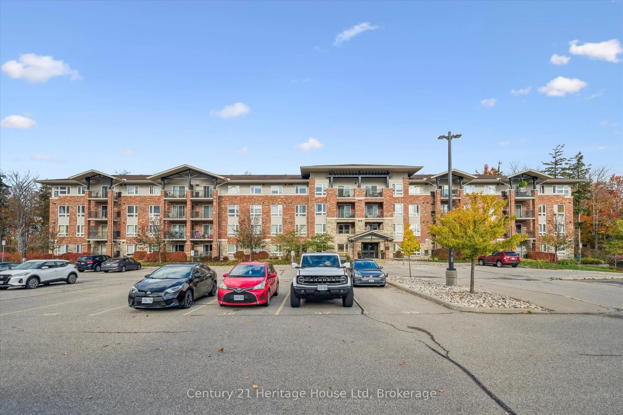 625 St David Street S, #414