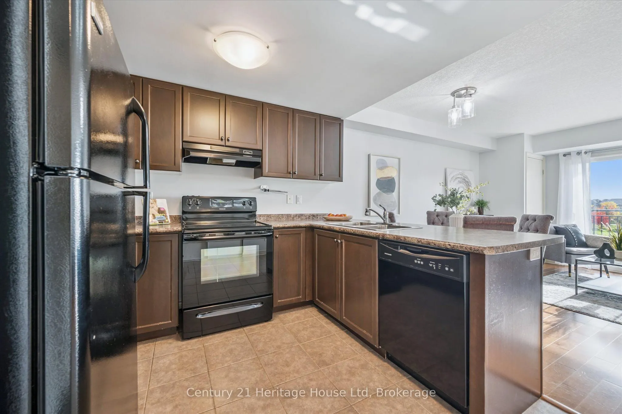 625 St David Street S, #414