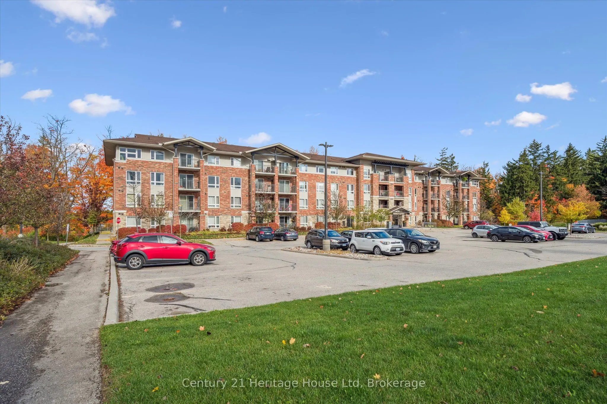 625 St David Street S, #414