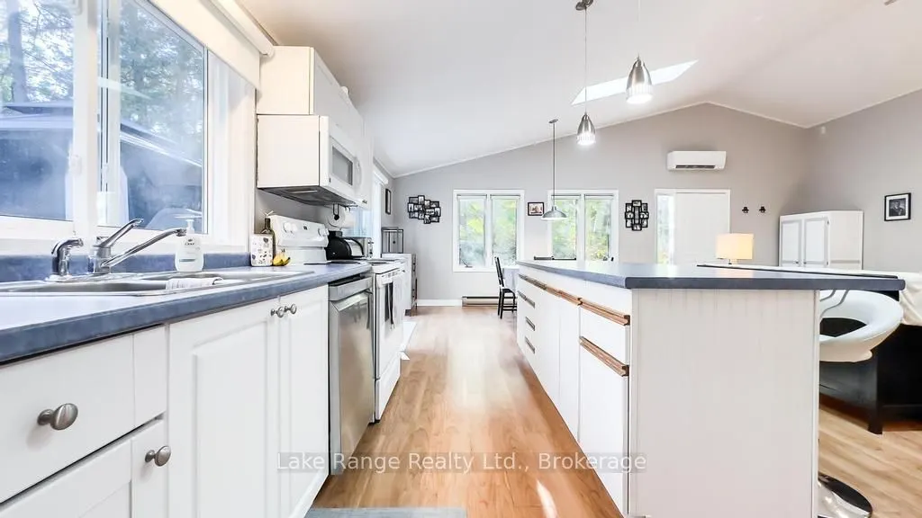 910 Victoria Road