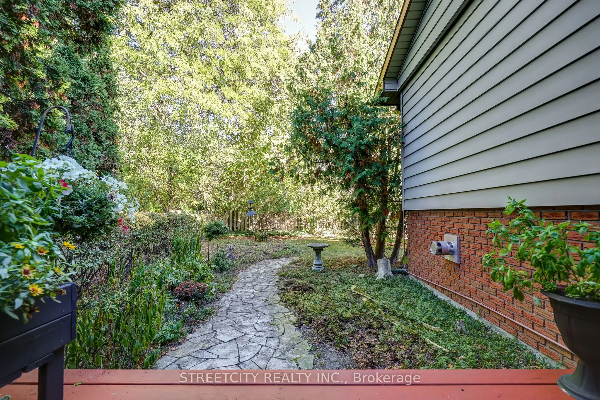 71 Glenburnie Crescent