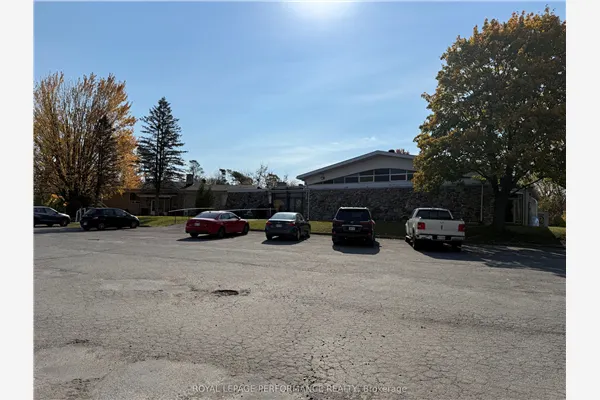 162 Bon Pasteur Street