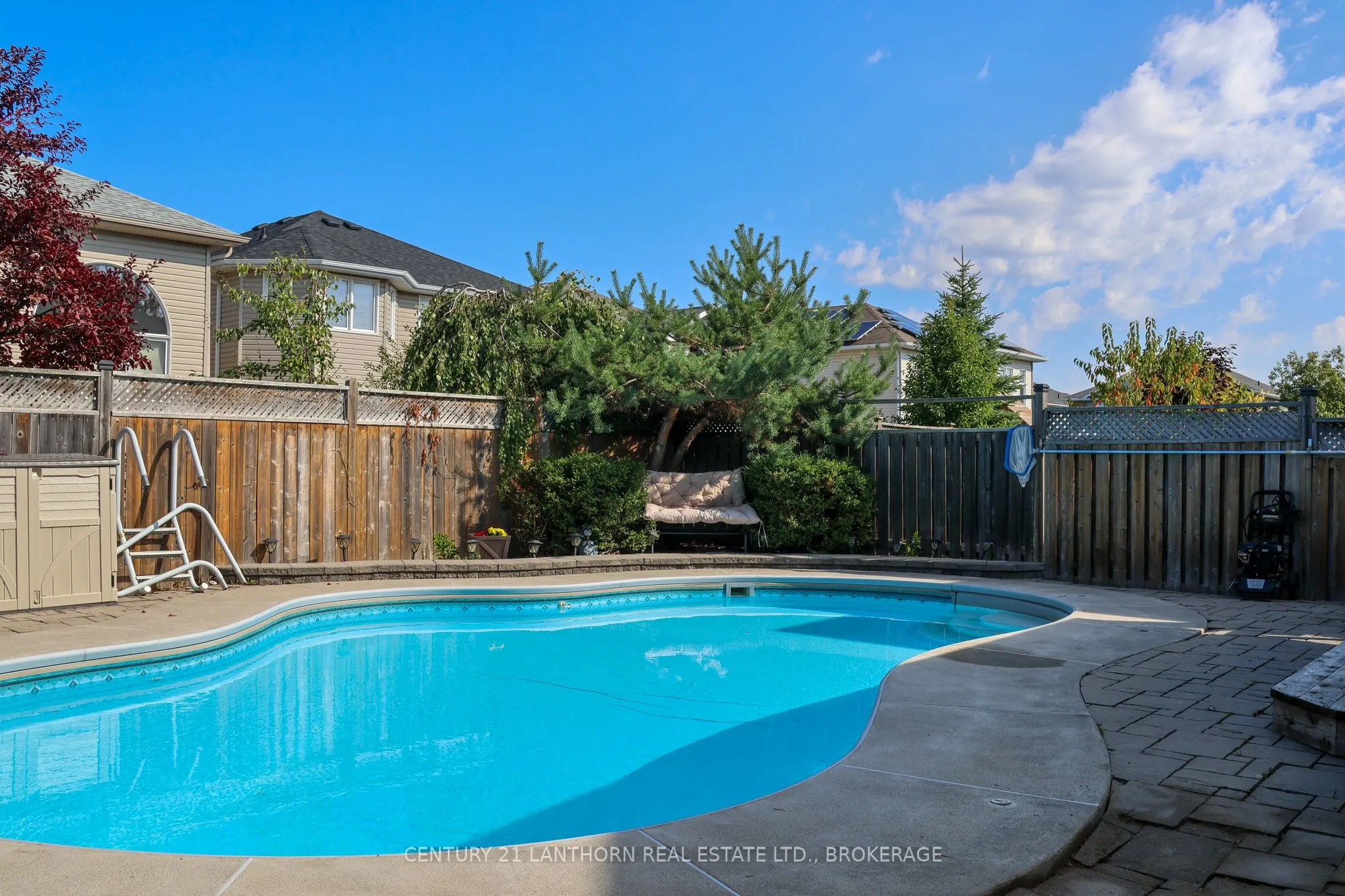 409 Cavendish Crescent