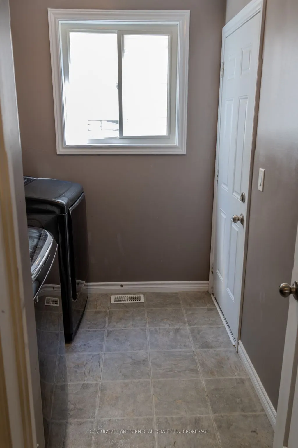 409 Cavendish Crescent