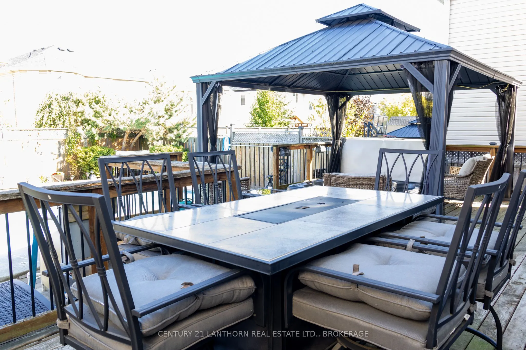 409 Cavendish Crescent