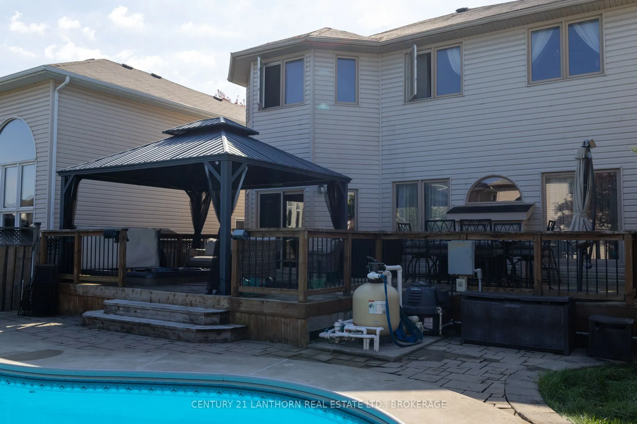409 Cavendish Crescent