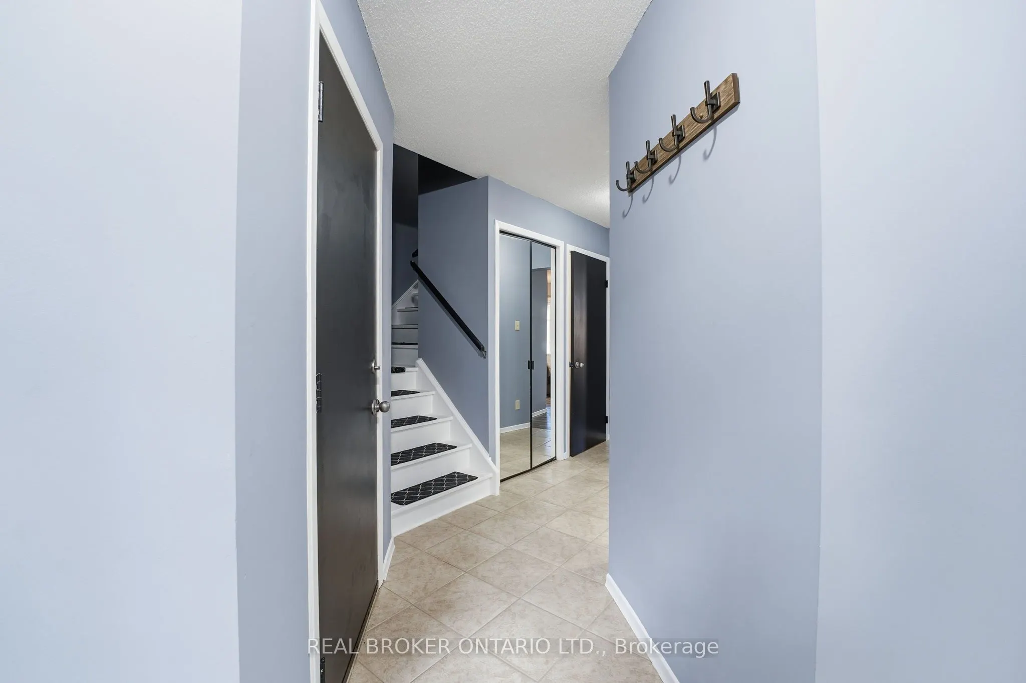 445 Kingscourt Drive, #6