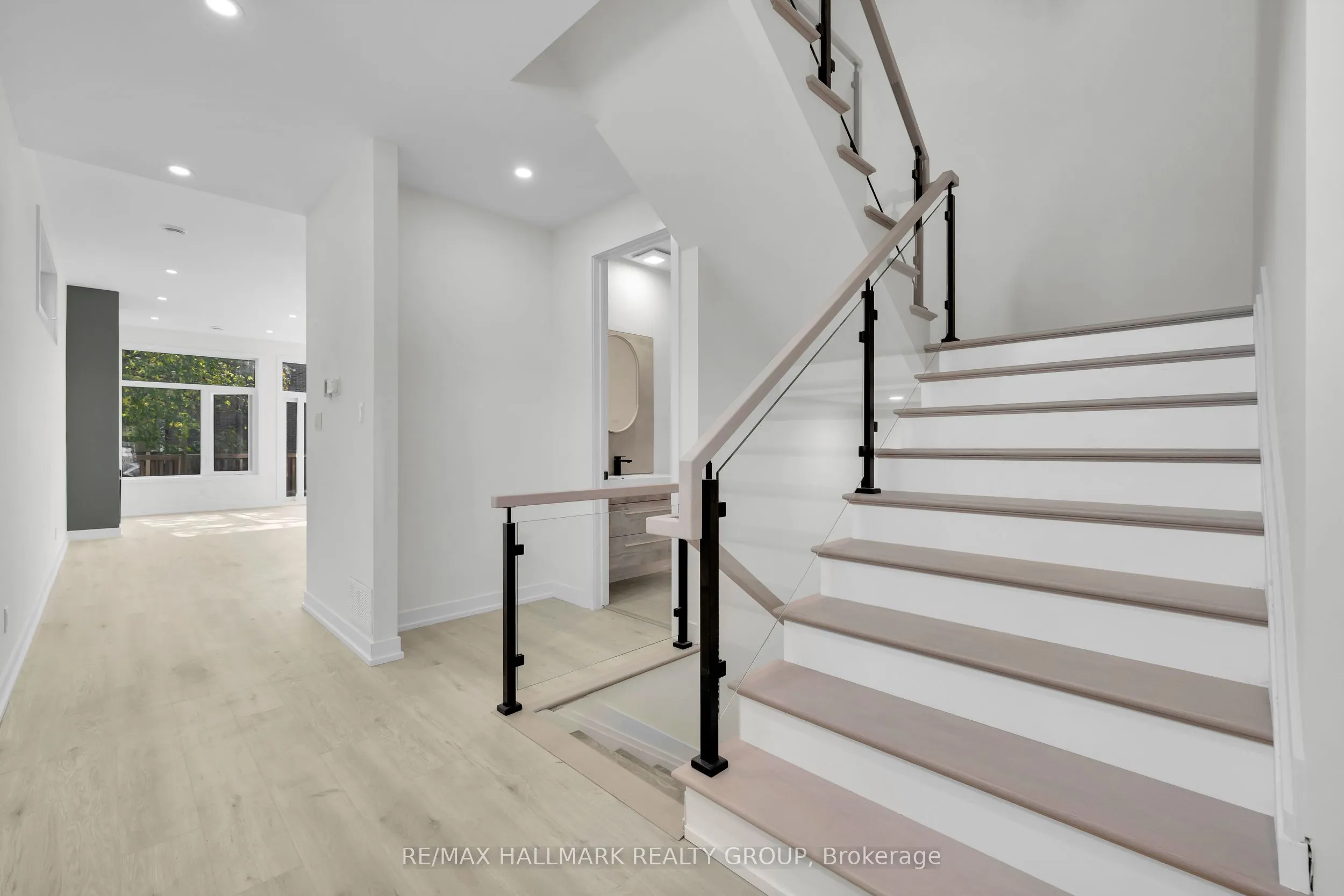 472 MUTUAL Street